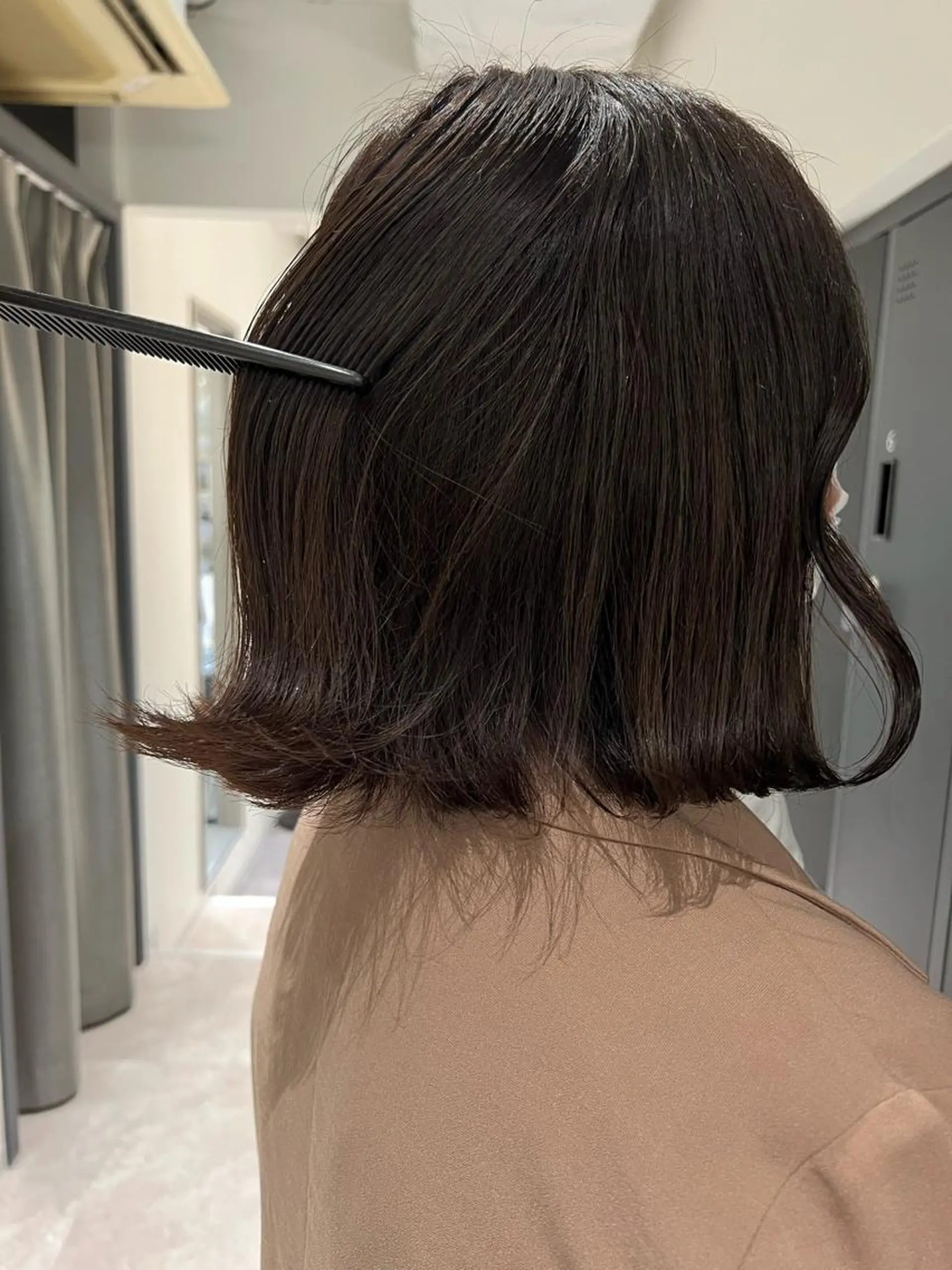 ショート カラー ブラウンカラー くすみブラウン 暗髪カラー🫐パーマ おくだりんかのヘアスタイル