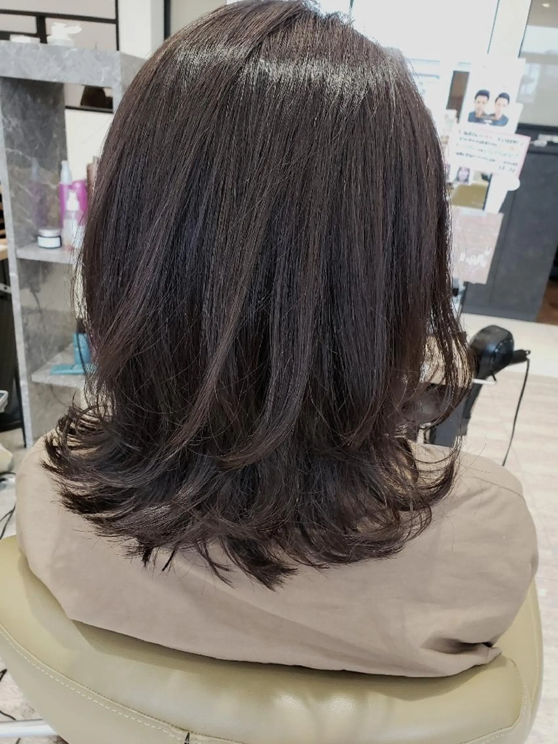 ミディアム カラー ボブレイヤー ミディアムレイヤー アッシュ アッシュブラウン ブラウンカラー ma cherie 　naoのヘアスタイル