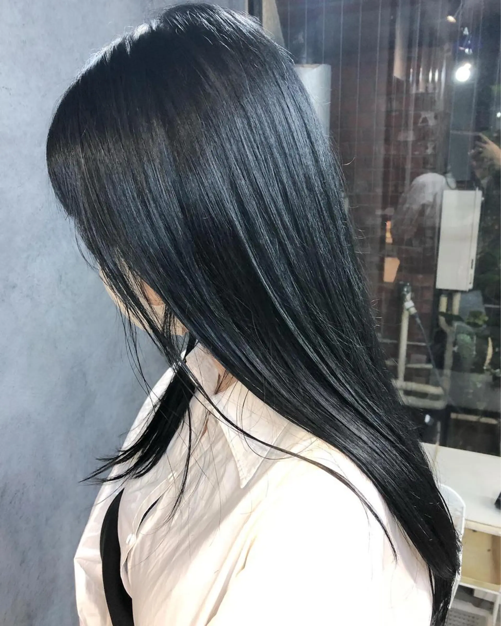 ロング カラー ヘアアレンジ 黒髪 ブルーカラー ブルーブラック ヘアカラー トリートメント メンズ特化✂️栗原 侑也のヘアスタイル