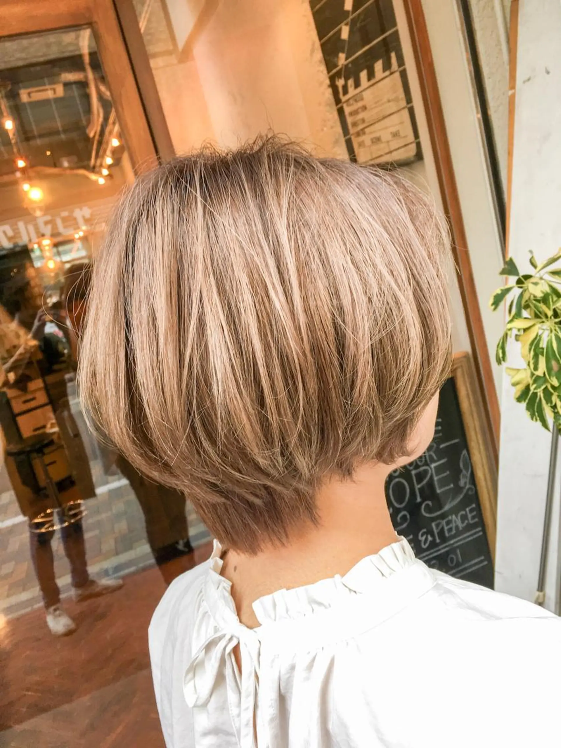 ショート シノハラ ガクト ショート/白髪ぼかしのヘアスタイル