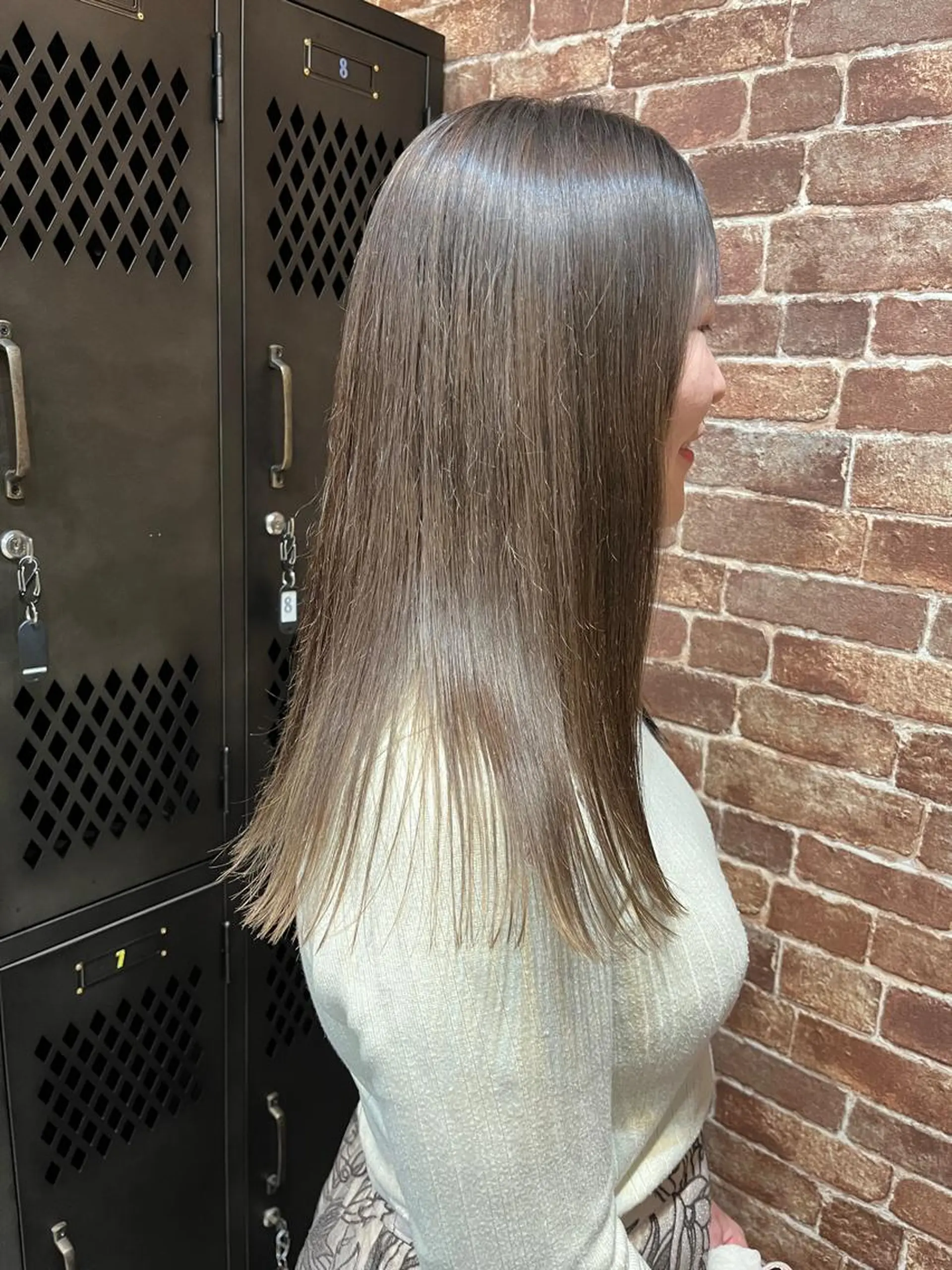 ミディアム カラー パーマ ヘアアレンジ メンズ キッズ ネイル マツエク・マツパ アイブロウ メンズブリーチ メンズハイライト メンズインナーカラー メンズ韓国風 ブリーチ 久木原 ゆりのヘアスタイル