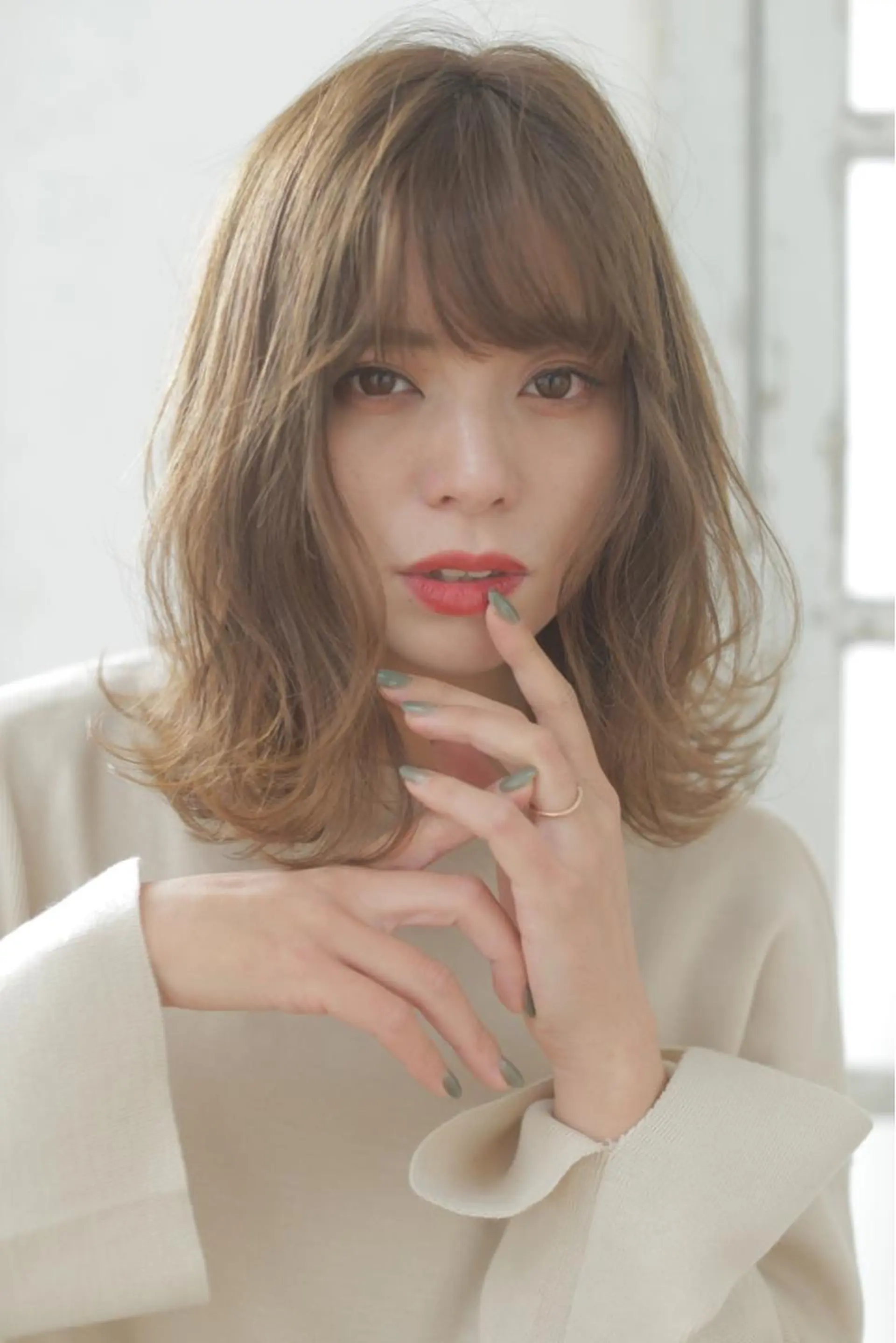 ミディアム カラー ヘアアレンジ ベージュカラー ボブ Lee 甲子園のヘアスタイル