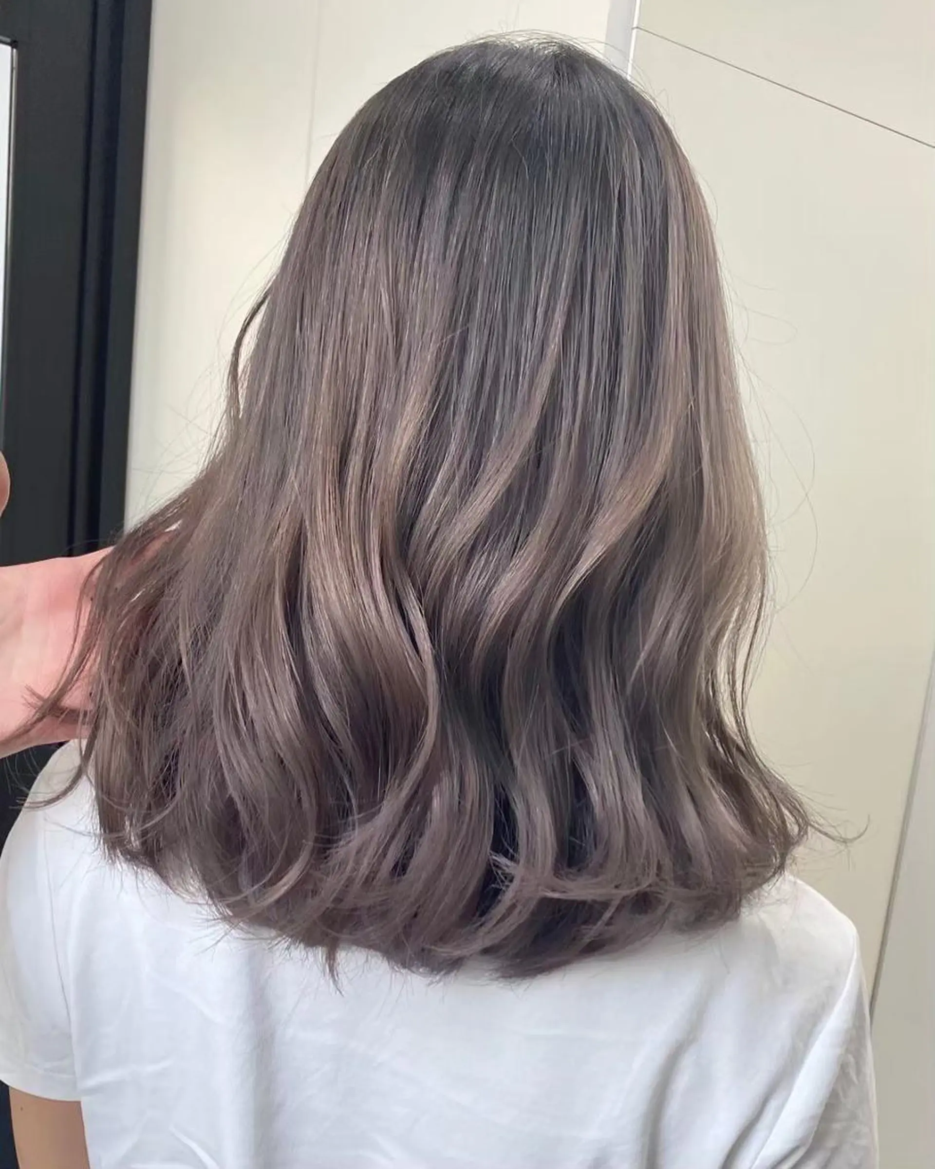 ミディアム カラー ミディアムパーマ ブリーチ ダブルカラー ハイライトカラー イルミナカラー 【公式】amble luxe 中野のヘアスタイル