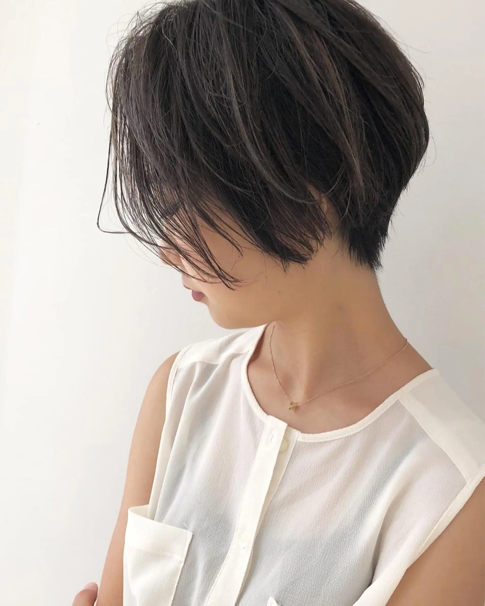 ショート ブリーチカラー🌈 石垣翔太のヘアスタイル