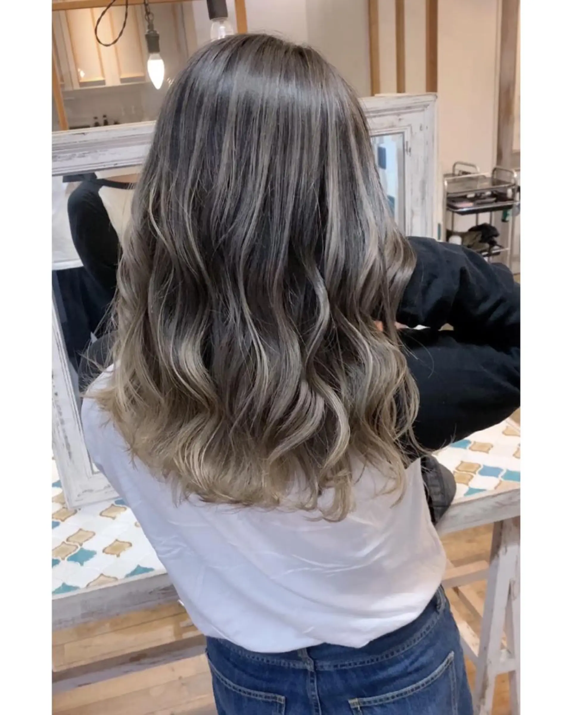 カラー バレイヤージュ ミストバング ブリーチ  フェイスフレーミング グレージュ 石井辰功也 フリーランス美容師のヘアスタイル