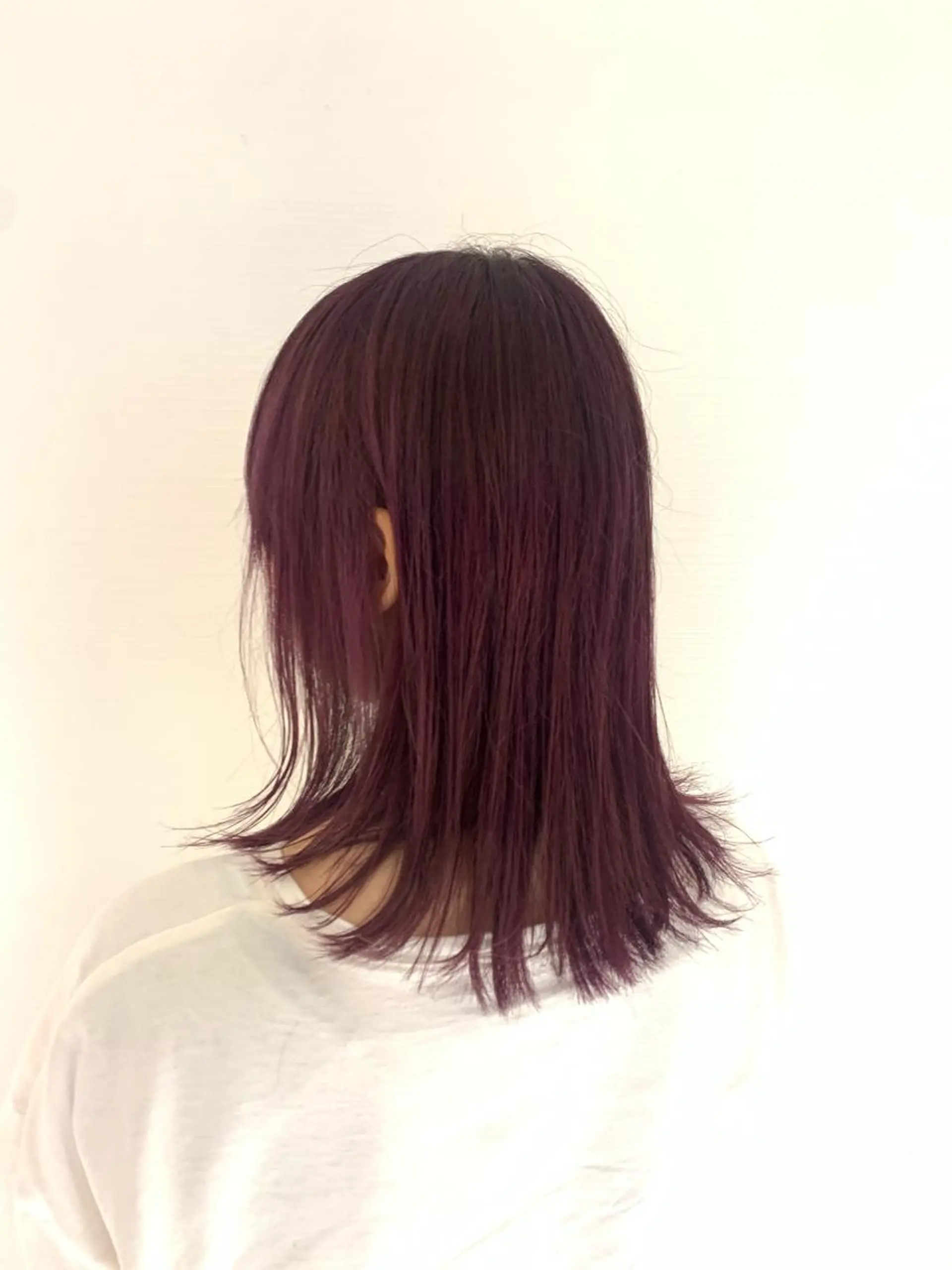 セミロング カラー バイオレットカラー 切りっぱなしロブ カット ヘアカラー トリートメント ✨髪のソムリエ✨ 岩川和生のヘアスタイル