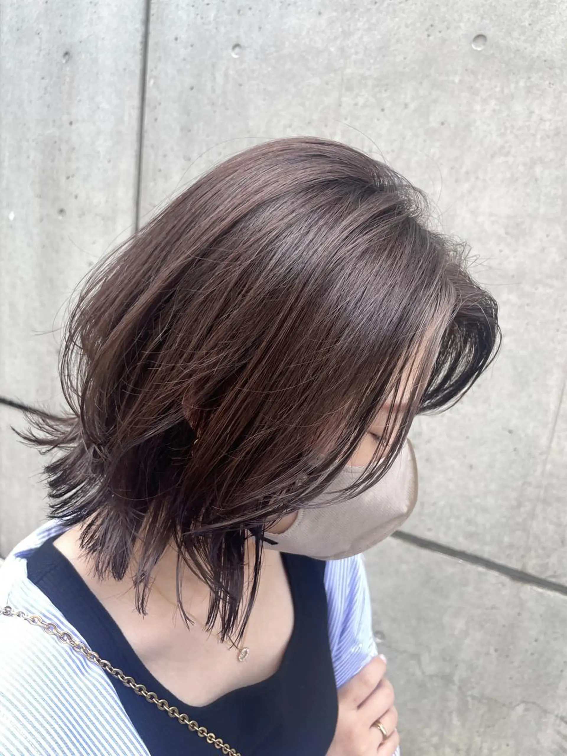 ミディアム カラー グレージュ ハイライトカラー くびれヘア ハイライト レイヤーカット カット ヘアカラー トリートメント ご新規様限定 透明感カラーKANAのヘアスタイル