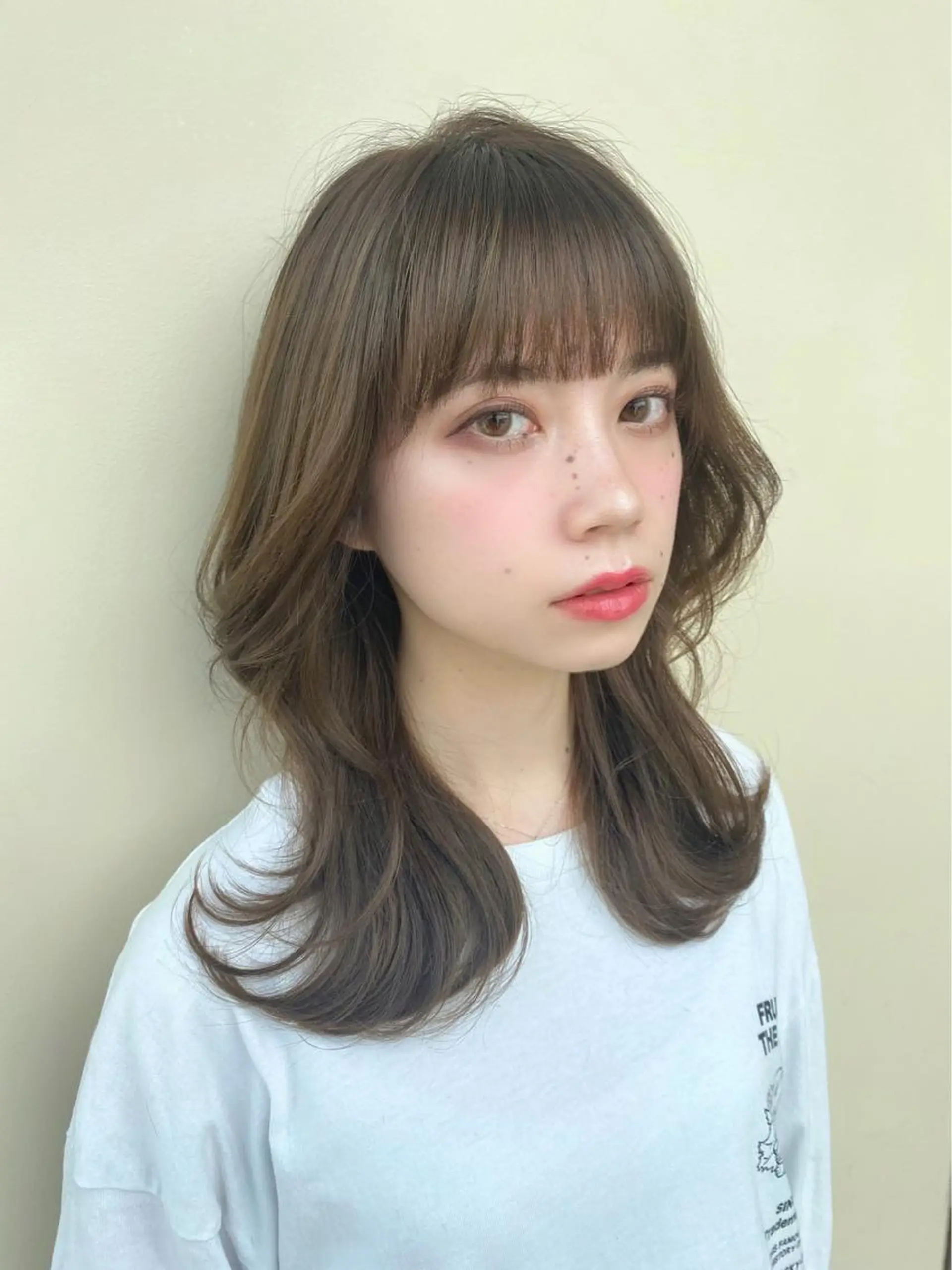 ミディアム カラー くびれヘア レイヤー/顔周り /透明感🩶高橋大のヘアスタイル