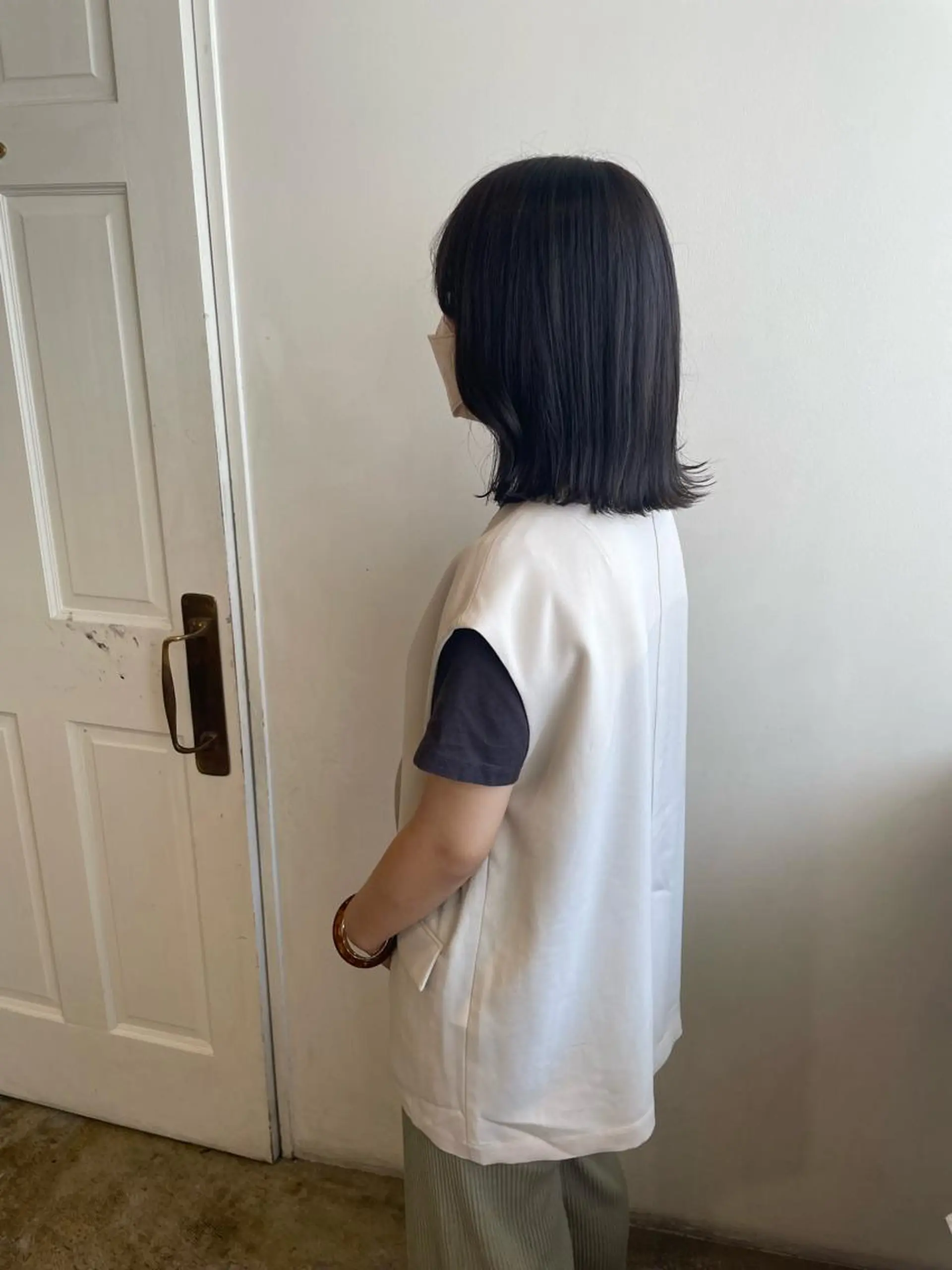 ミディアム カラー アッシュ ハイライトカラー ハイライト ヘアカラー トリートメント MIOベージュカラー 柔らかいカラーのヘアスタイル