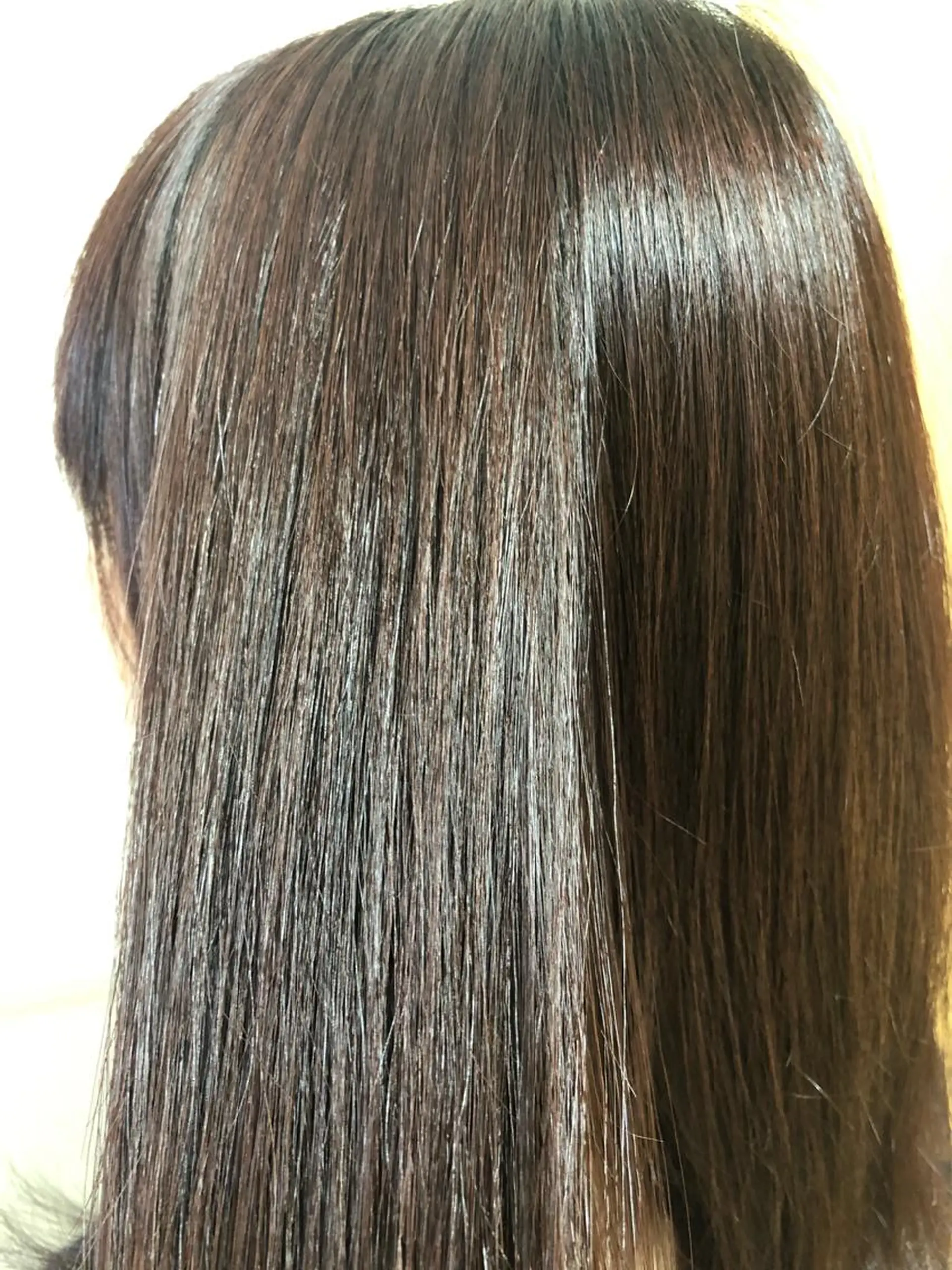 セミロング パーマ 縮毛矯正 艶カラー🩵💛 NANAのヘアスタイル