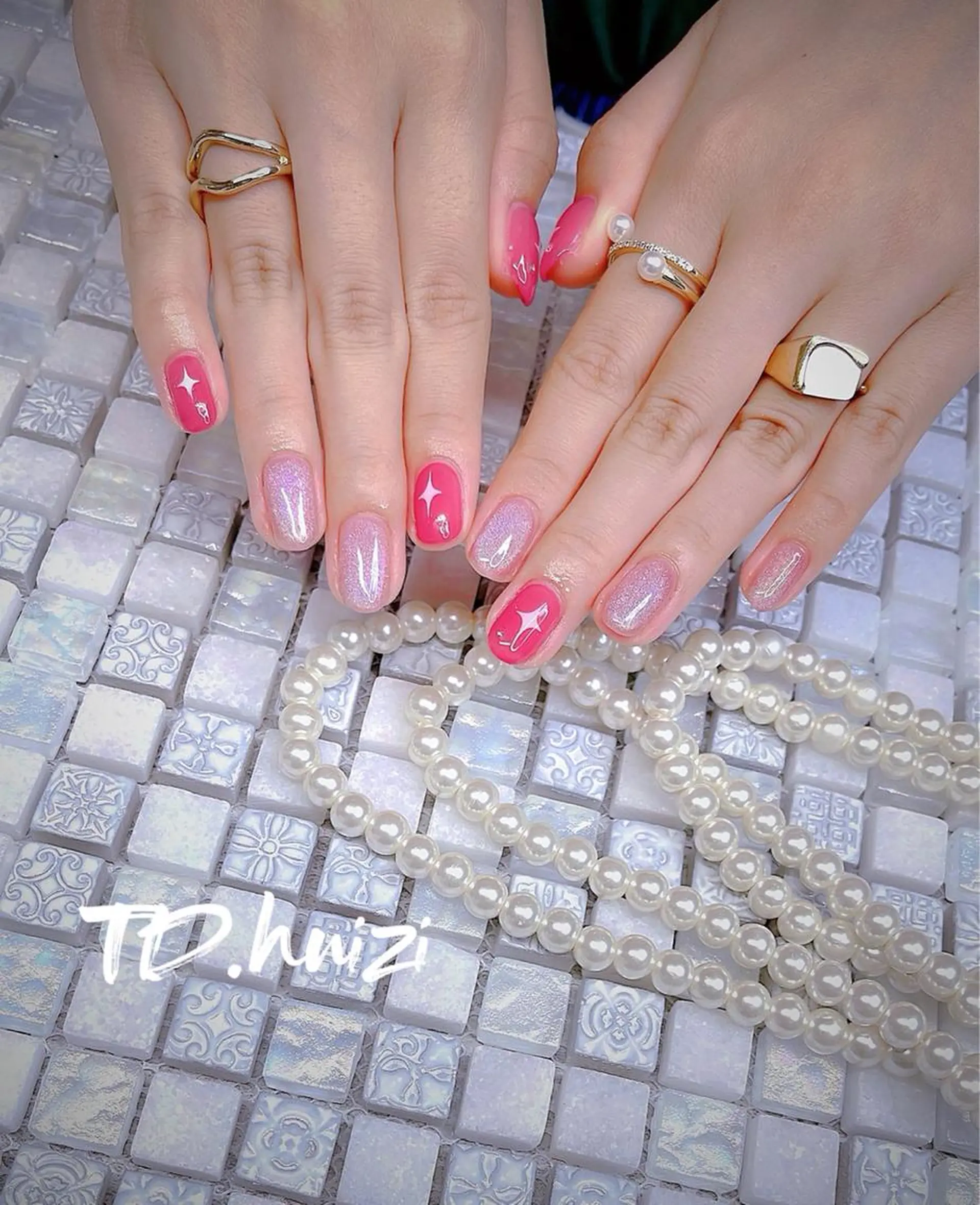 ミディアム ハンドネイル めぐみのネイルサロン スタッフ練習のネイルデザイン