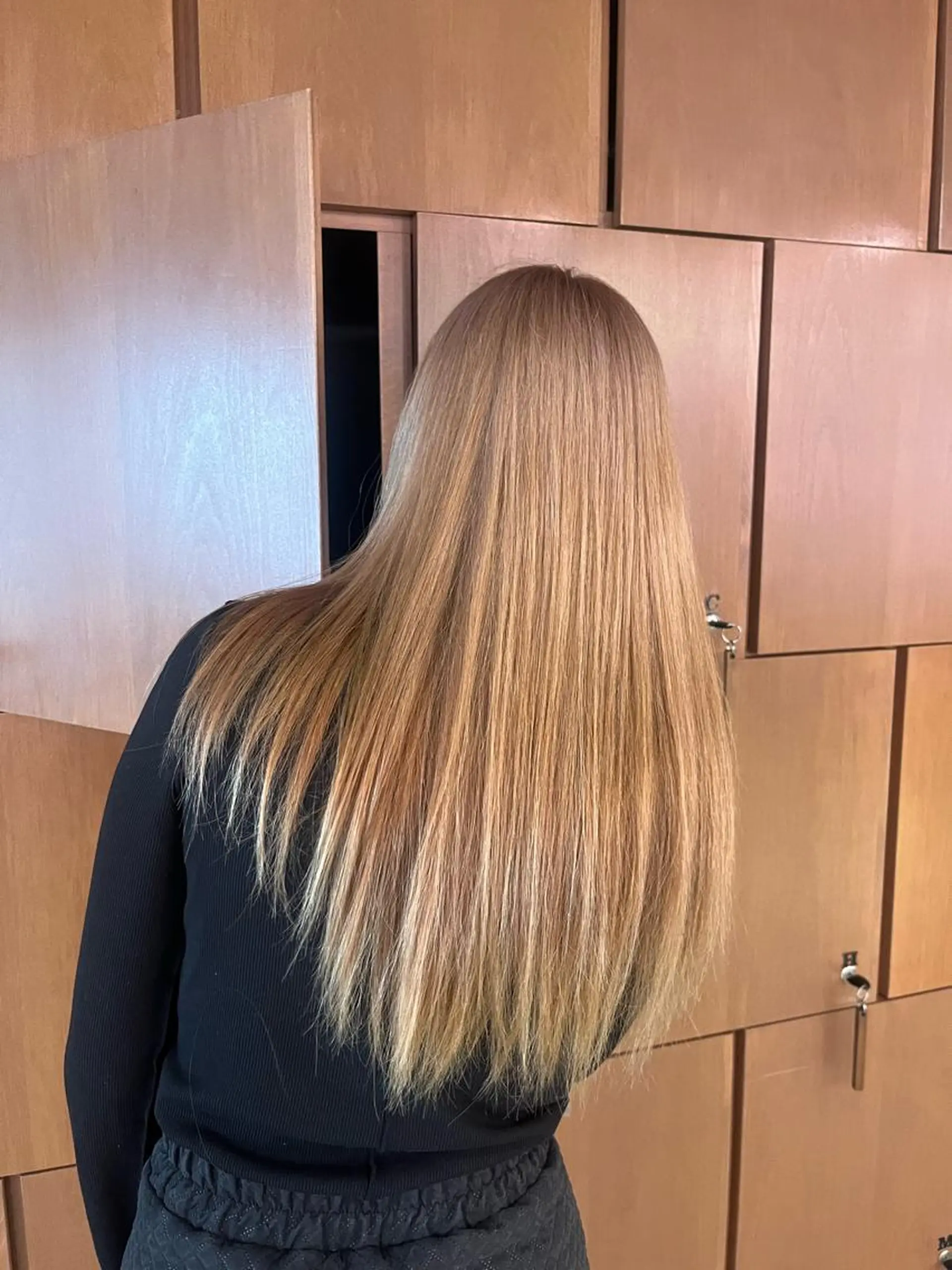 ロング カラー 前田 真保のヘアスタイル