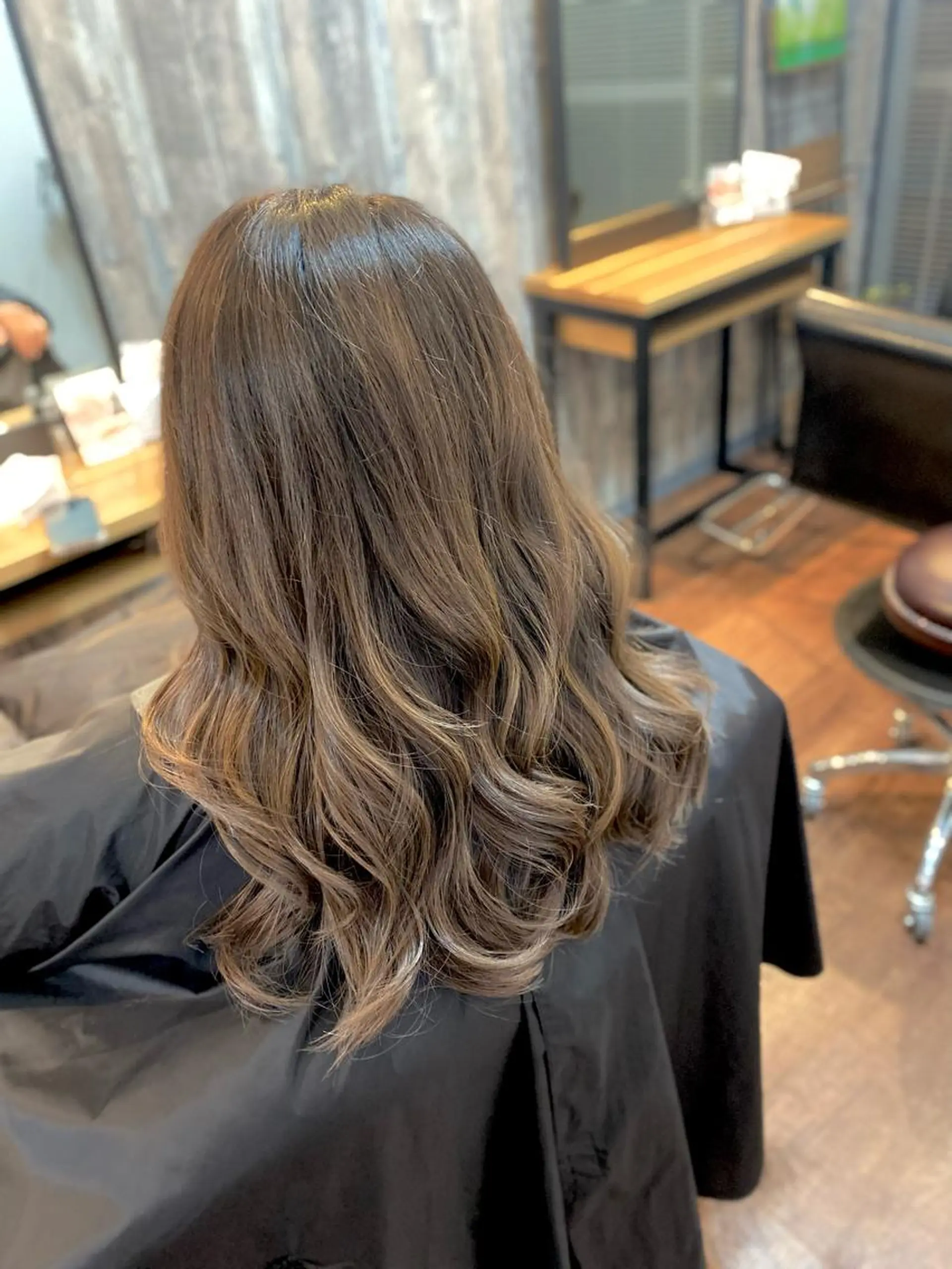 ロング カラー ハイライトカラー ハイライト カット ヘアカラー トリートメント Luzir⭐︎ GEN⭐︎のヘアスタイル
