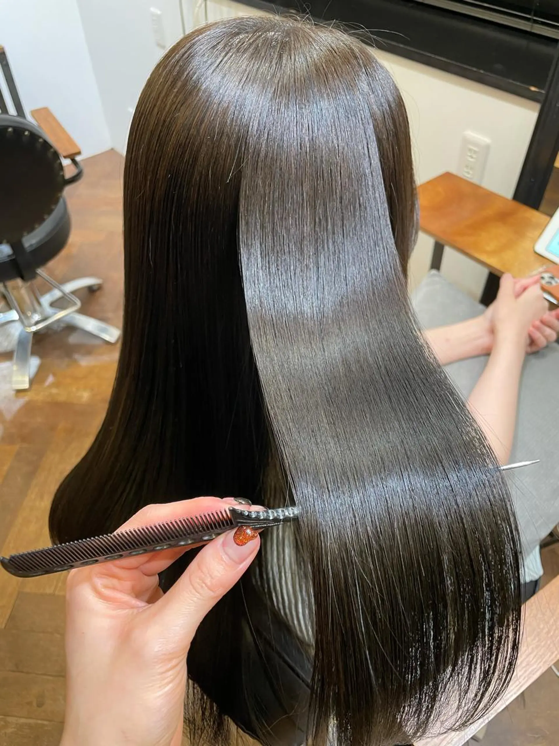 ロング カラー アッシュ グレージュ ミント トリートメント カット トリートメント 顔まわりカット✨艶髪 ✨髪質改善✨伴響佳のヘアスタイル