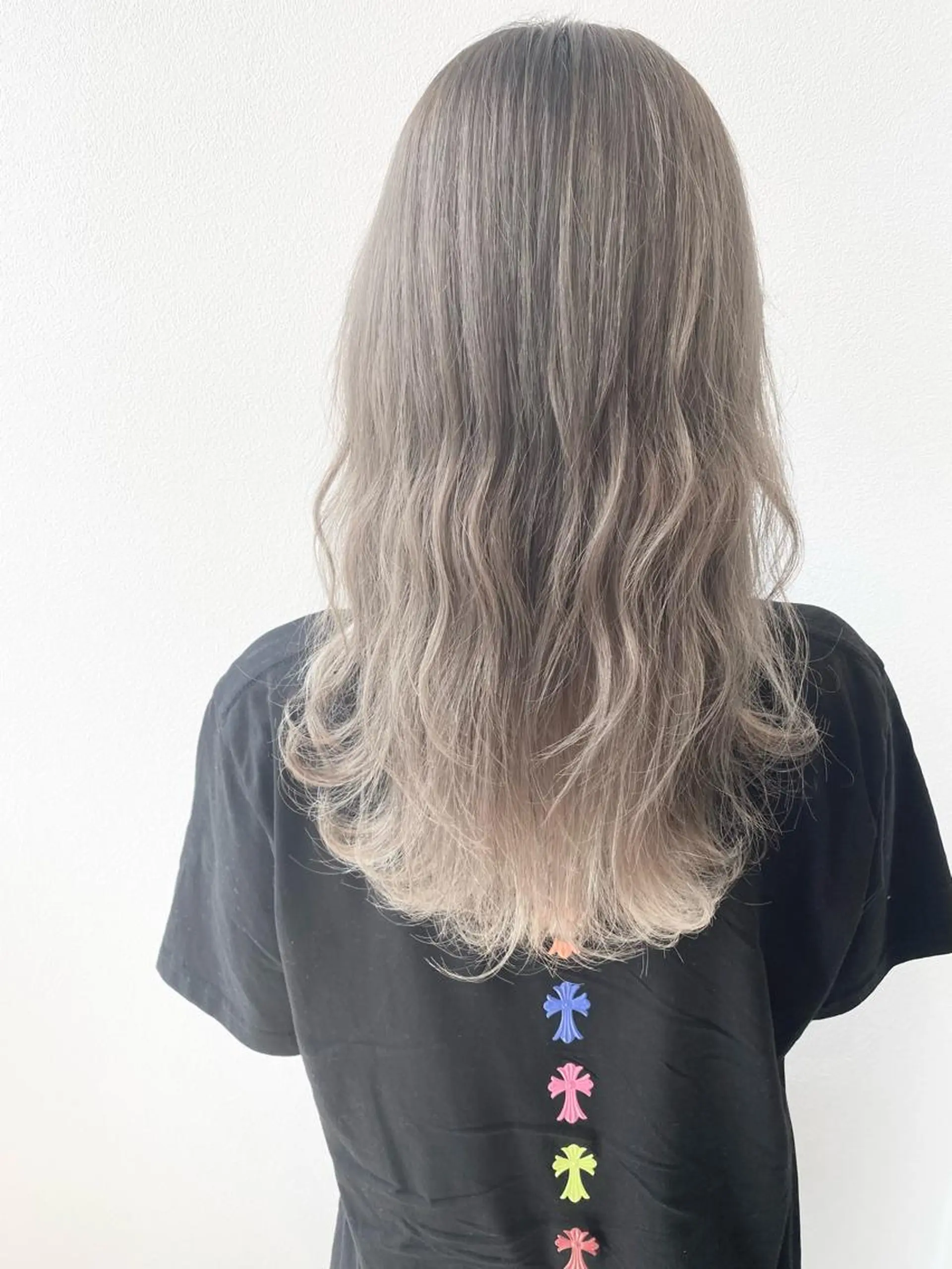 ロング ヘアカラー MYRTLE TSUNODAのヘアスタイル