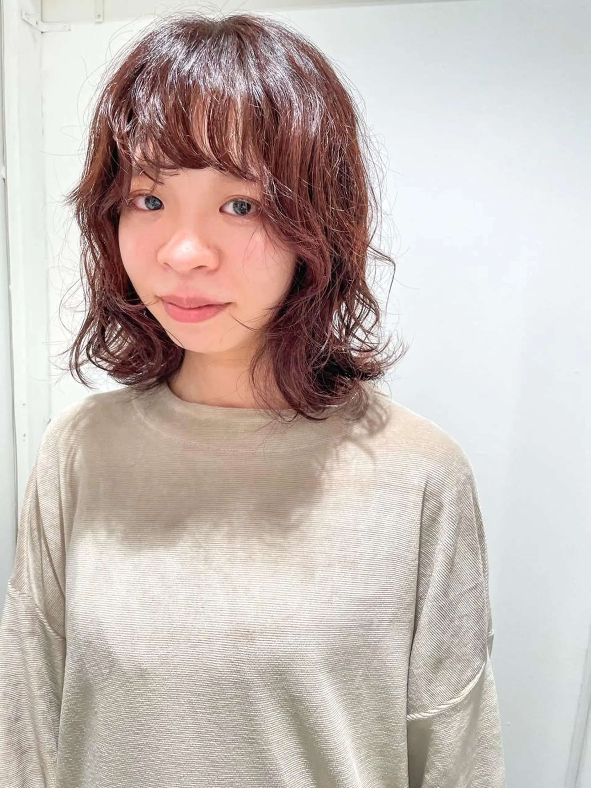 ミディアム カラー ミディアムパーマ カット パーマ トリートメント センスをお届けします 大谷将生infpのヘアスタイル