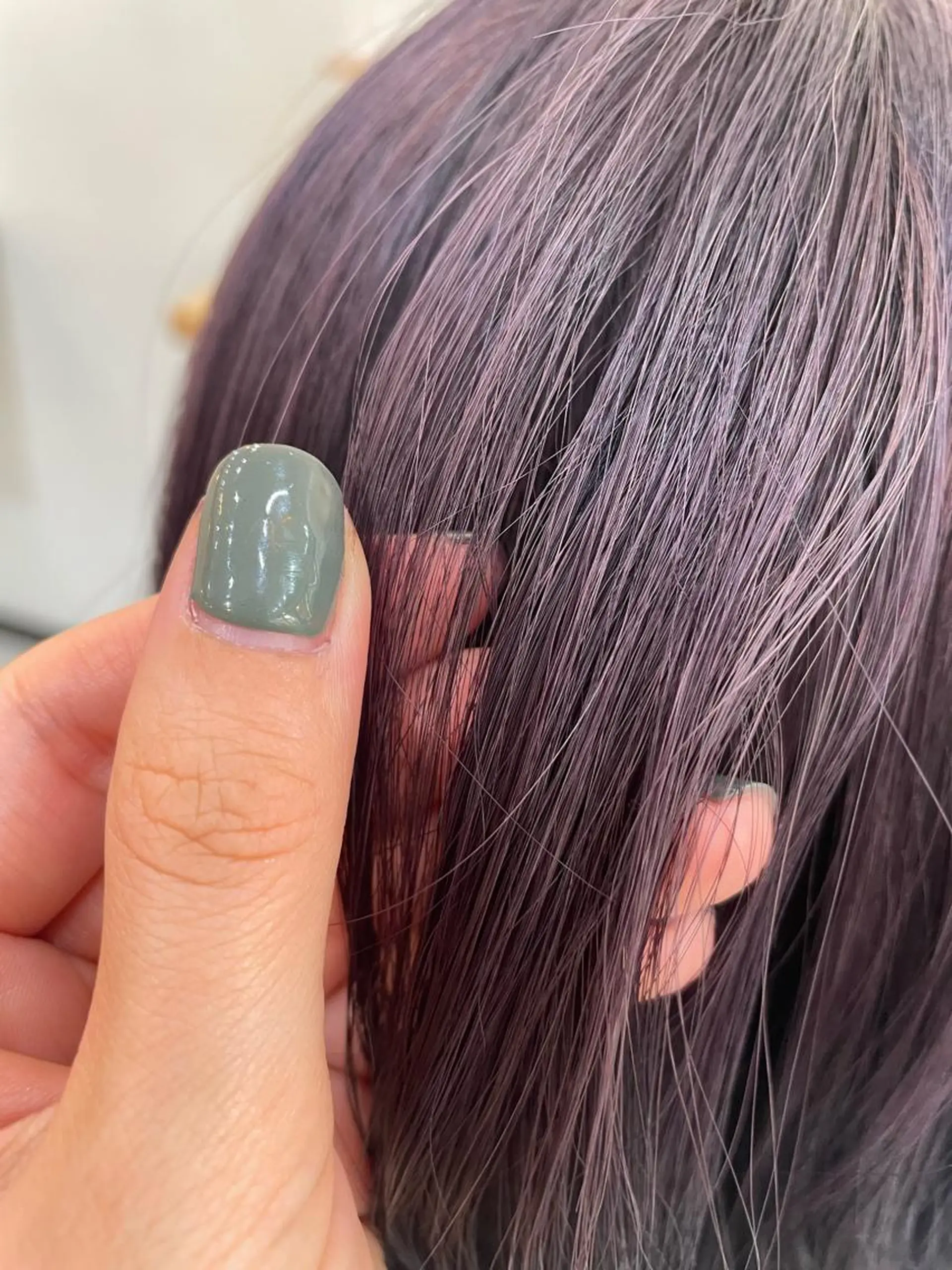 セミロング カラー 高梨 菜々のヘアスタイル