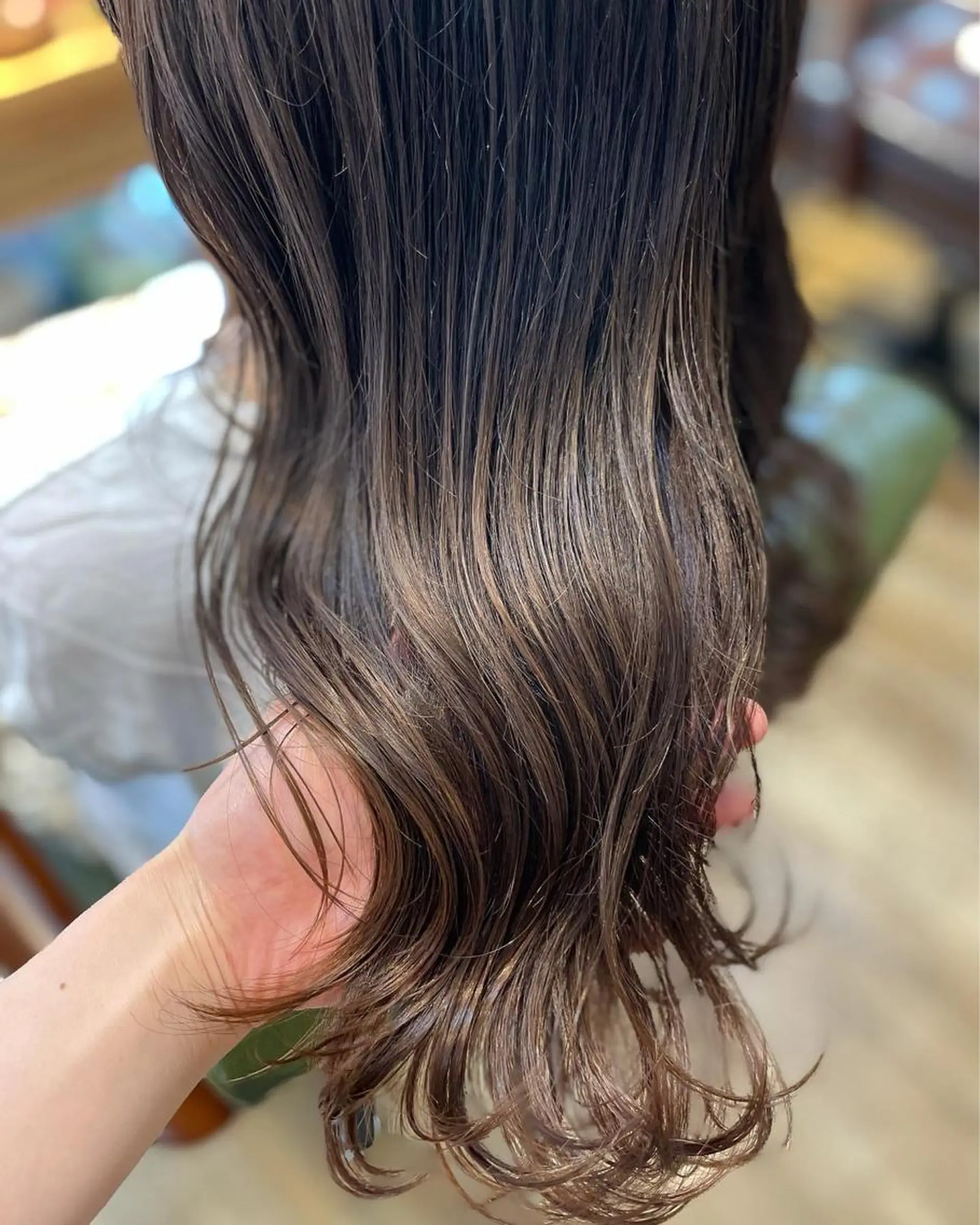 ロング カラー ヘアカラー トリートメント 佐藤 美幸のヘアスタイル