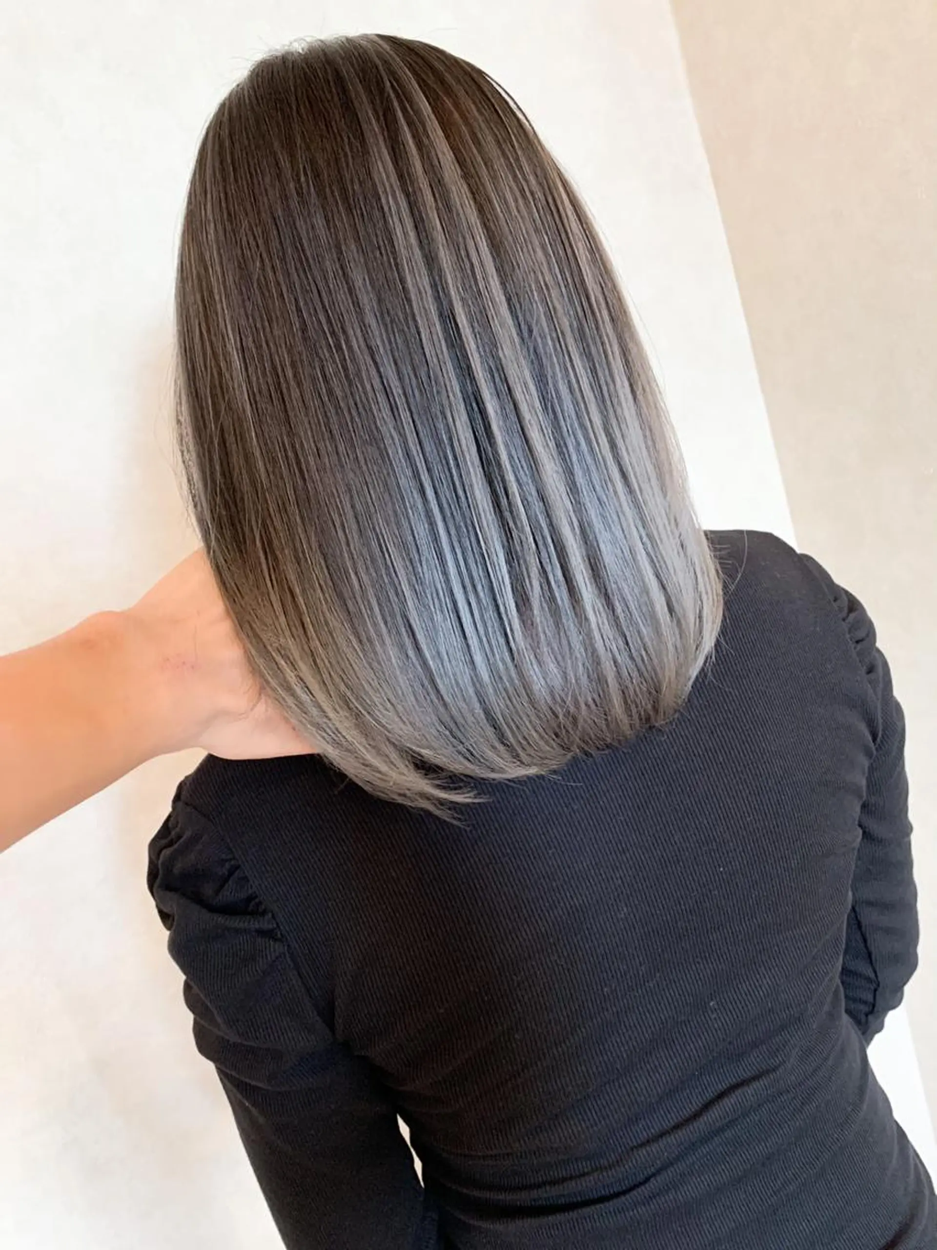 ミディアム Lit.豊橋 夏目のヘアスタイル