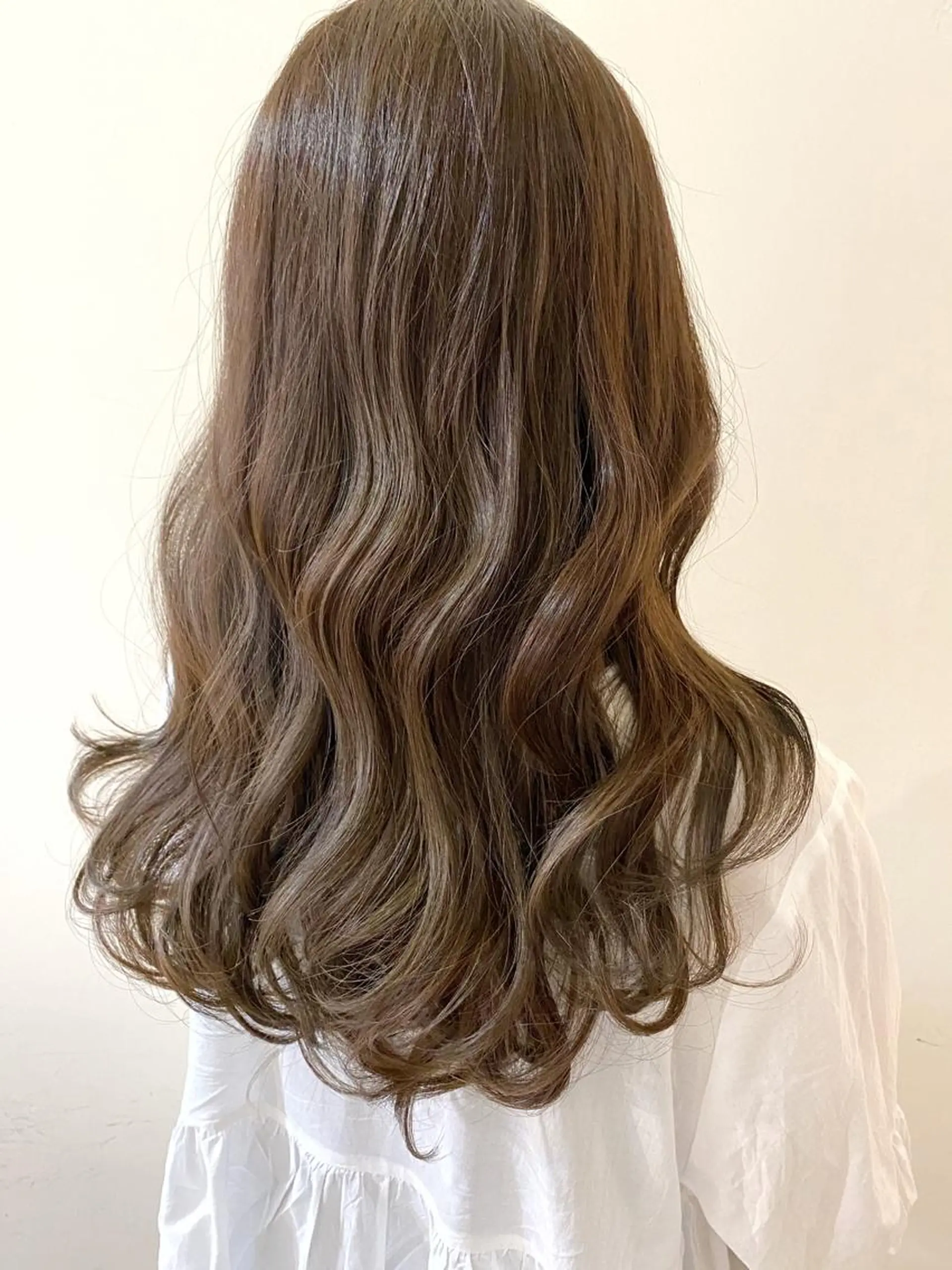 ロング カラー 服部 樹季のヘアスタイル