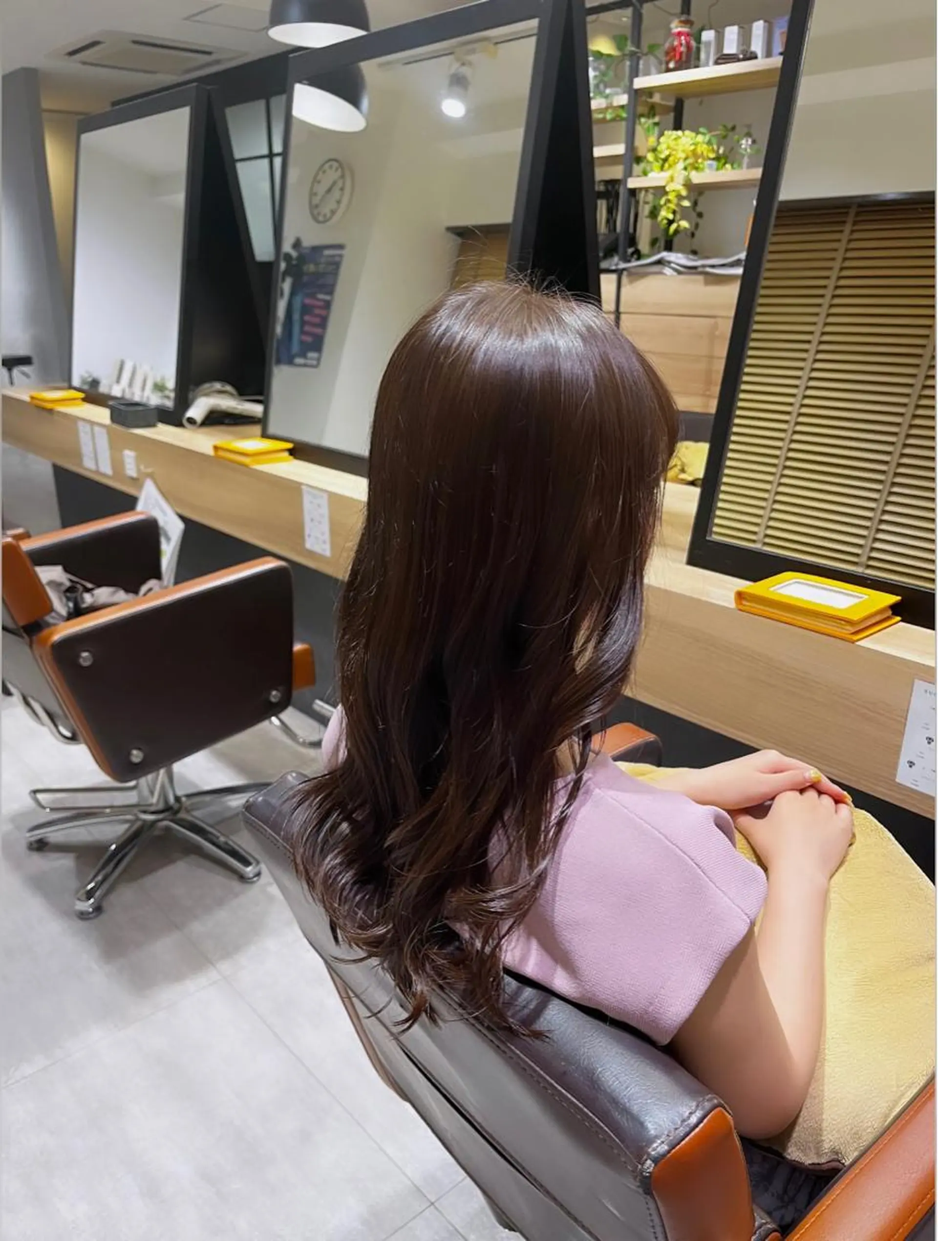ロング カラー アッシュ 鈴木 ほのかのヘアスタイル