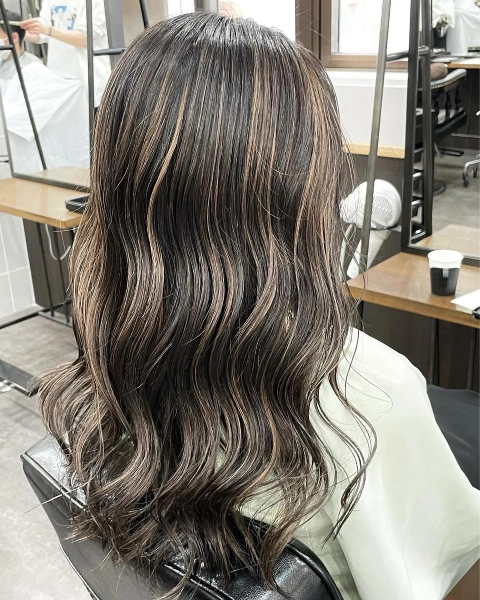 ロング カラー デザインカラー ハイライトカラー 外国人風カラー ハイライト 似合わせカット 透明感style 🌿 ASUKAのヘアスタイル