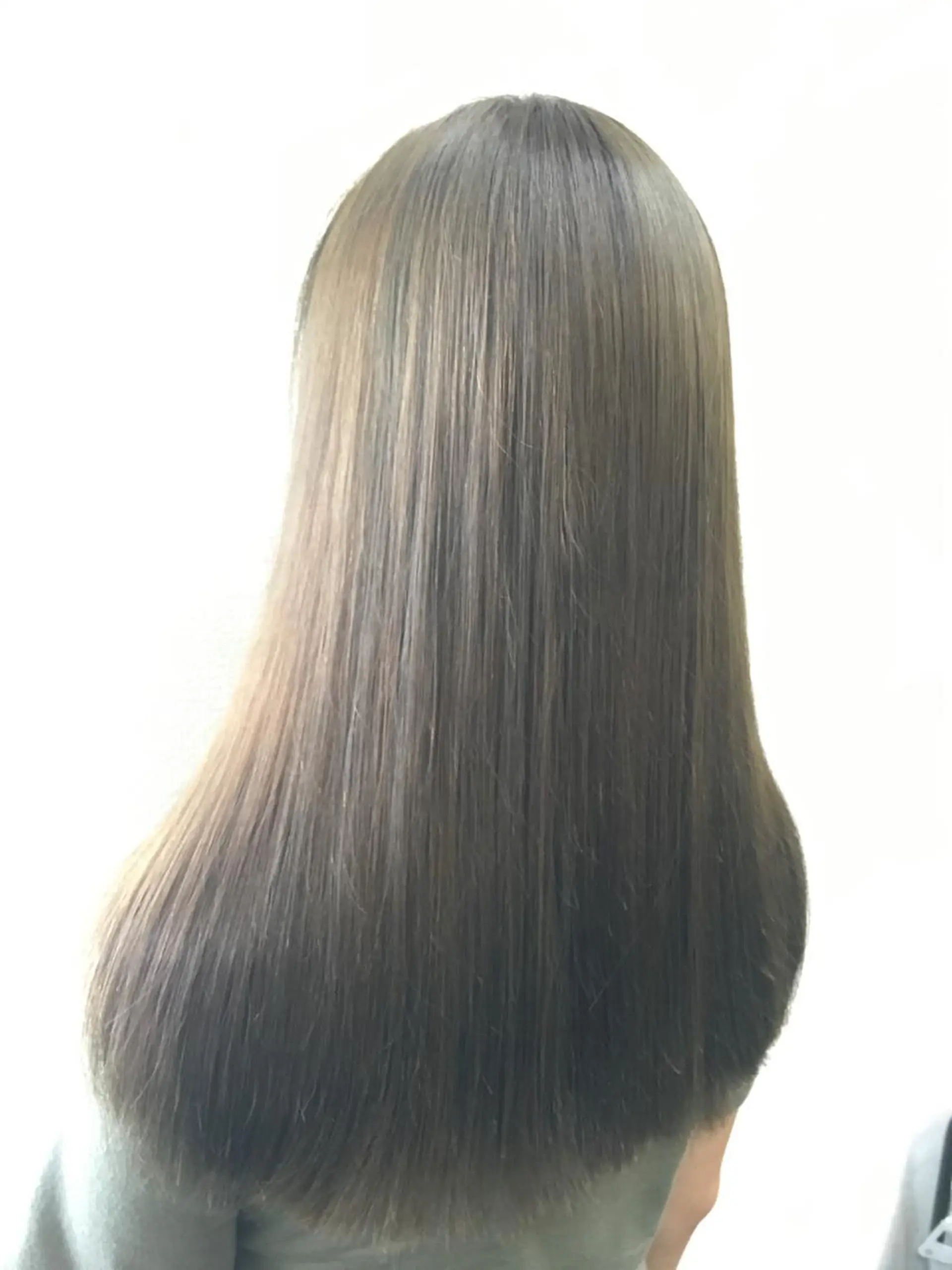 セミロング カラー SHIORI💜口コ ミNo.1艶カラーのヘアスタイル