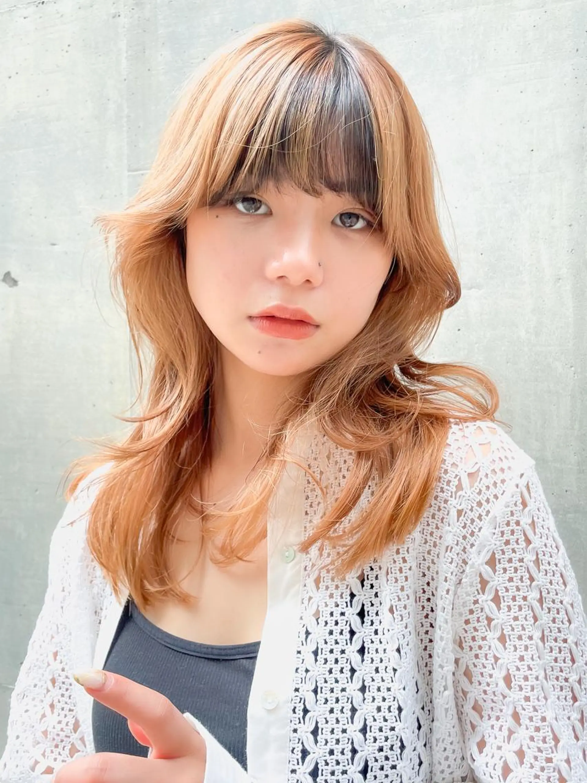 セミロング カラー 韓国レイヤーカット/ ダブルカラーのヘアスタイル