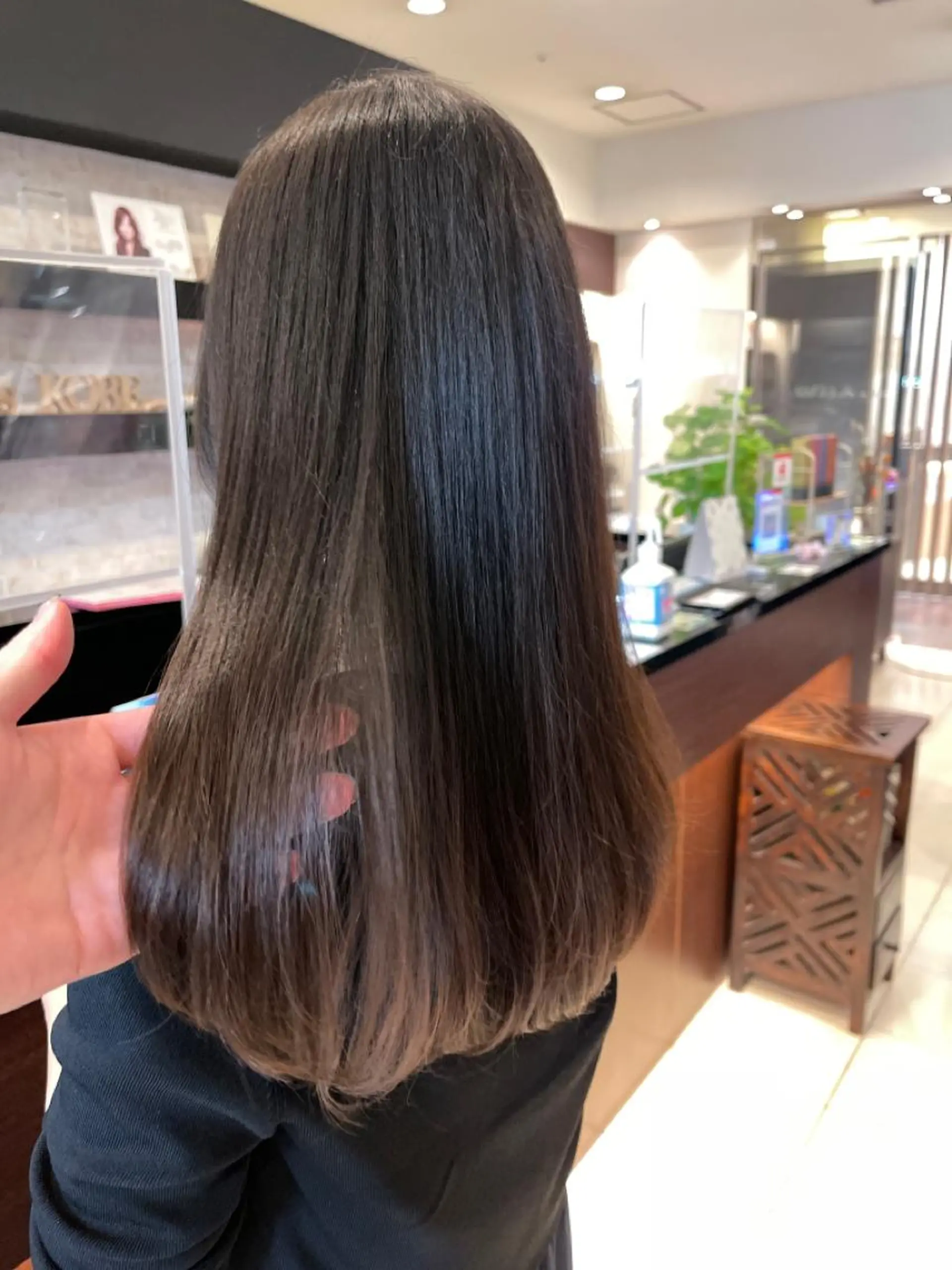 ロング ハイライト 髪質改善 トリートメント Kamie みかじりのヘアスタイル