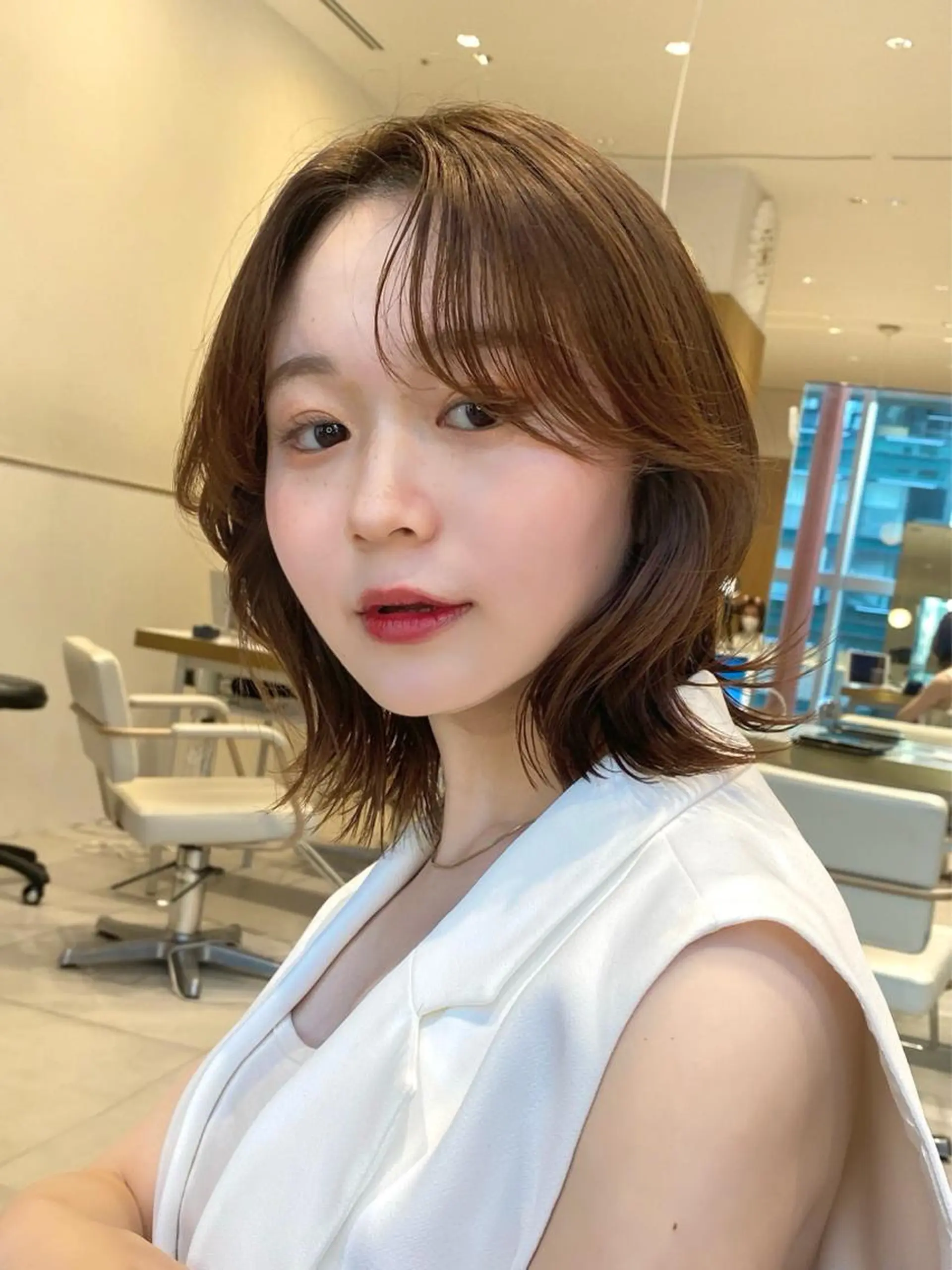 ミディアム カラー パーマ ヘアアレンジ 切りっぱなしボブ アディクシーカラー ブリーチ 透明感カラー イルミナカラー カット ヘアカラー トリートメント ヘアセット 小野寺瑞希 /最小顔カットのヘアスタイル