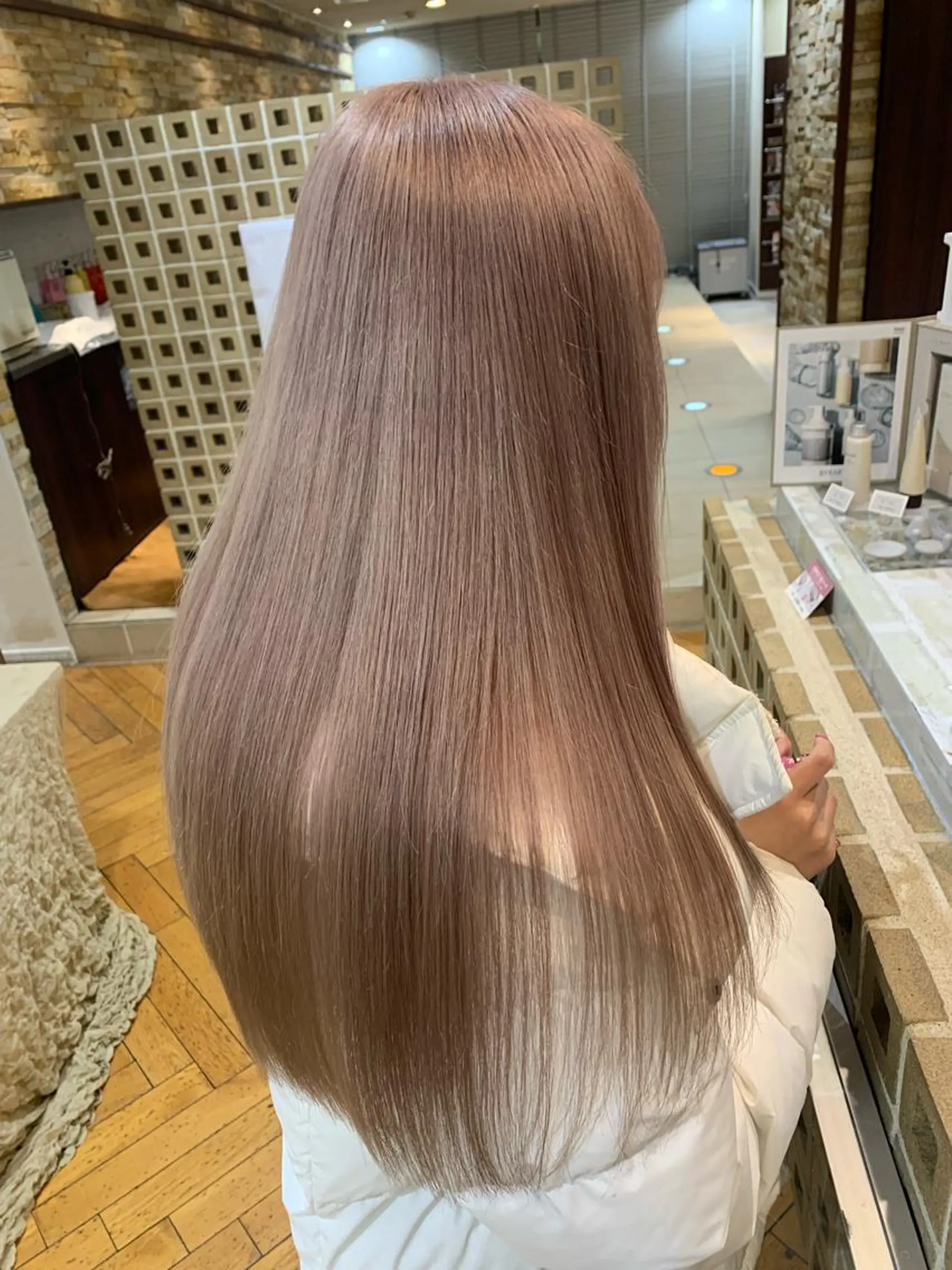 ロング カラー 藤平 いぶきのヘアスタイル