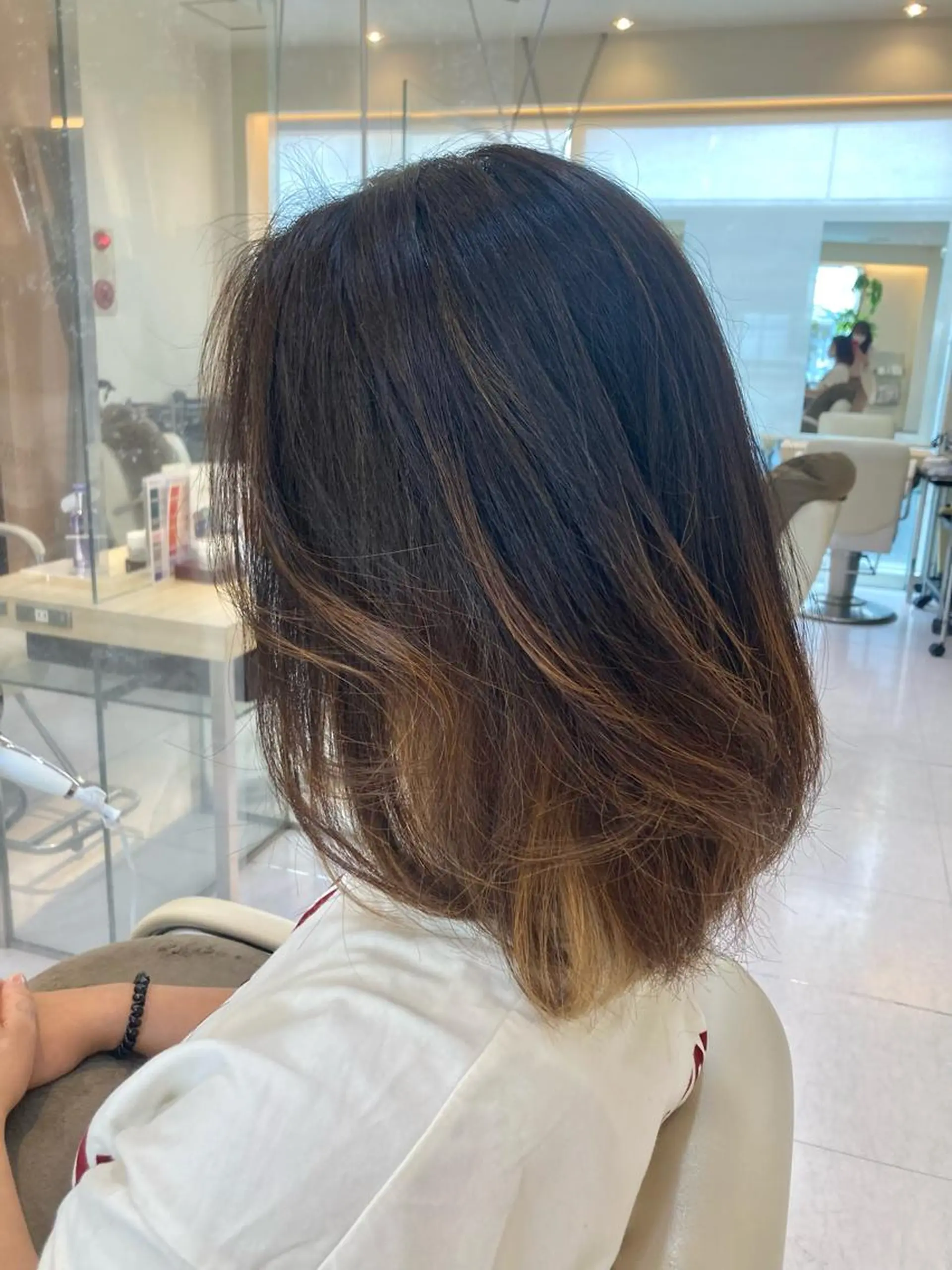 ミディアム カラー バレイヤージュ デザインカラー グラデーションカラー ハイライトカラー ハイライト 後藤 瑞季のヘアスタイル