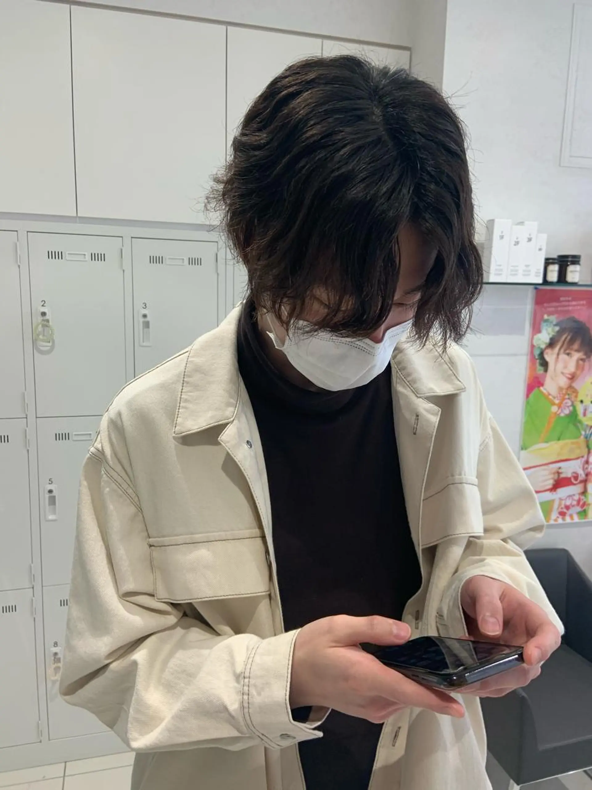 ショート カラー パーマ ヘアアレンジ メンズ センターパート ダウンパーマ メンズパーマ カット ヘアカラー トリートメント ハイトーンカラー🤍 山下 優華のヘアスタイル