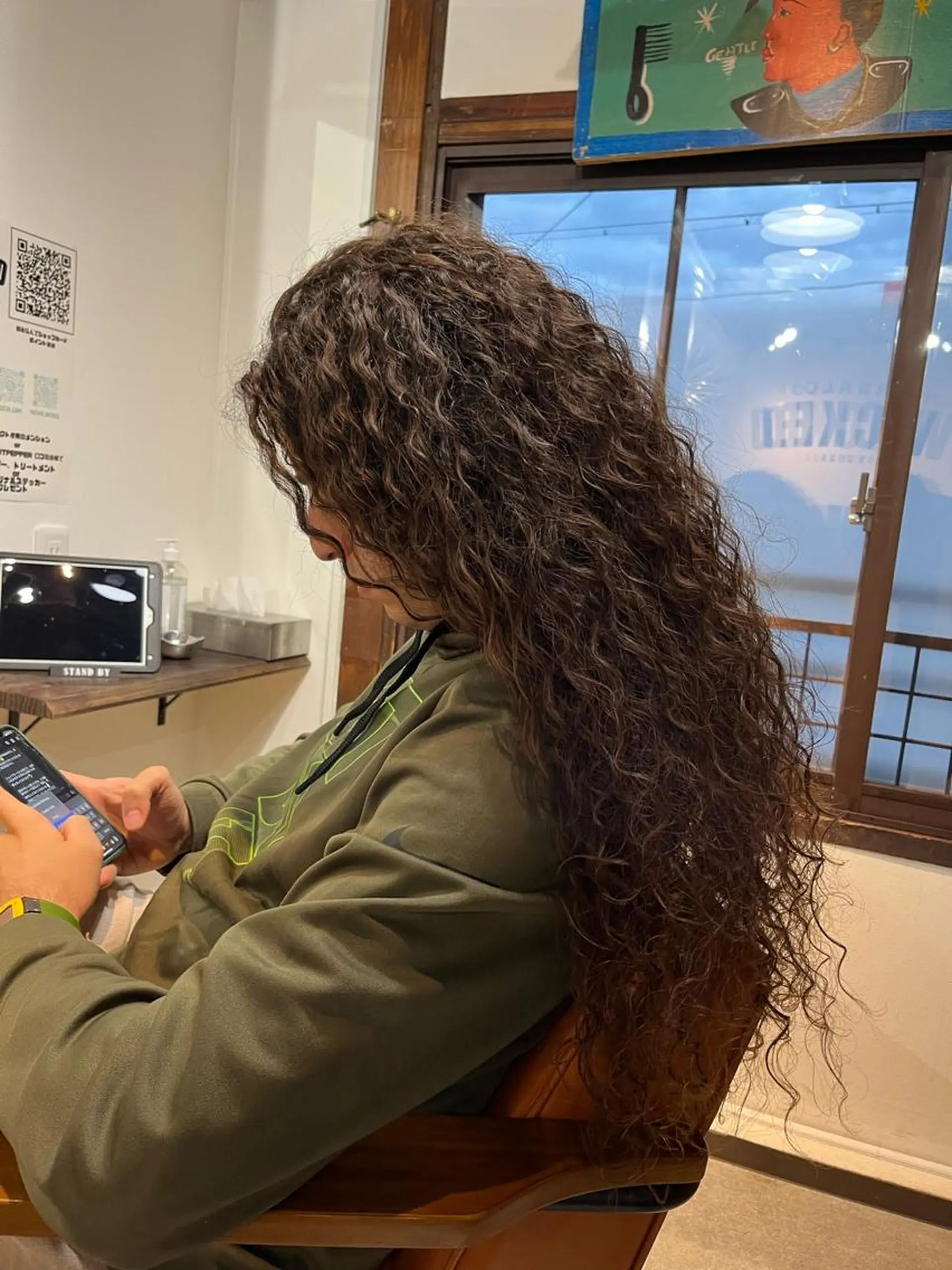 ロング パーマ スパイラルパーマ ツイストパーマ 東風上 亮介のヘアスタイル