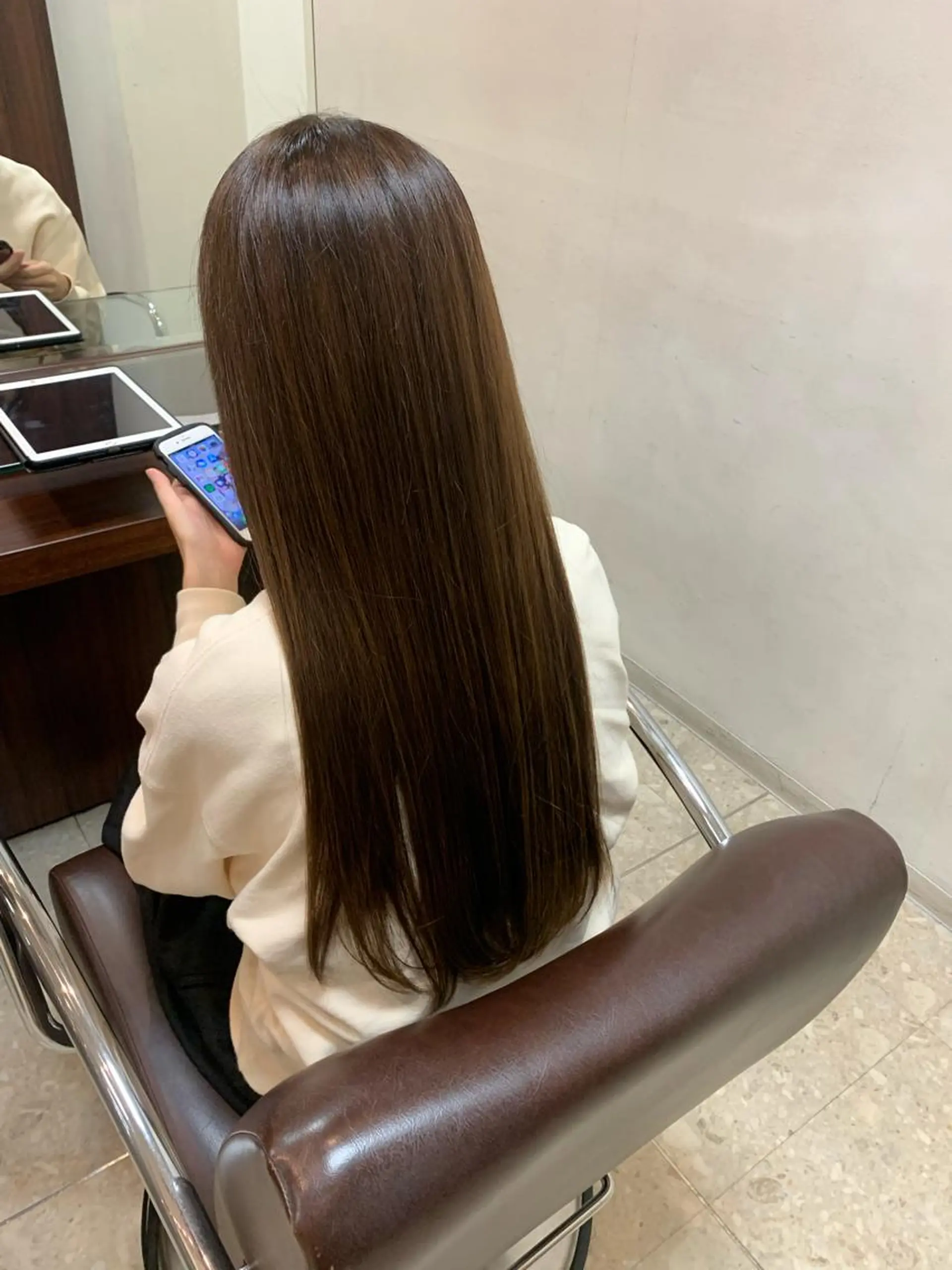 ロング アッシュ 譜久島 かりんのヘアスタイル