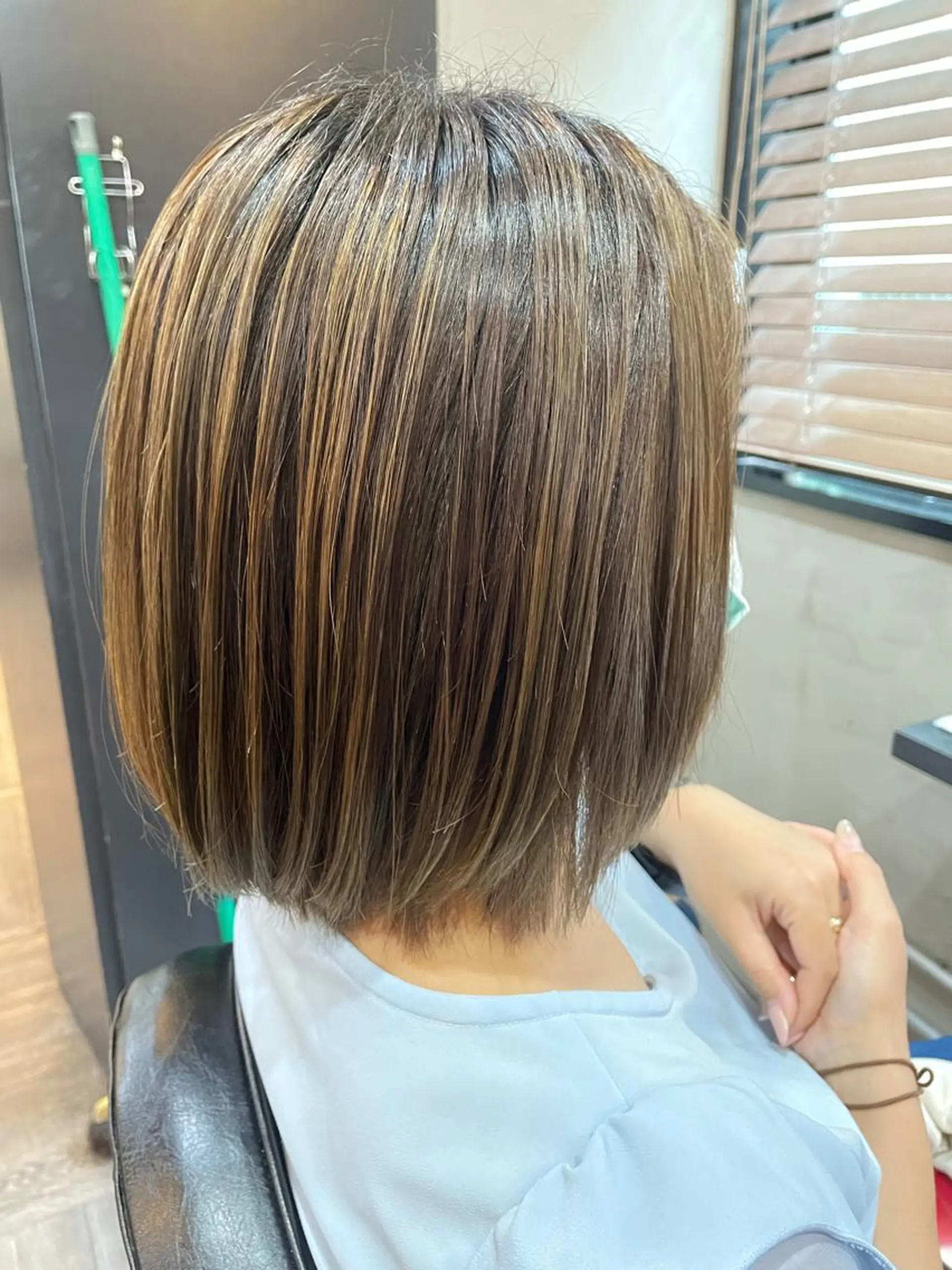 ミディアム カラー バレイヤージュ レイヤーカット La fith 店長 城谷颯人のヘアスタイル