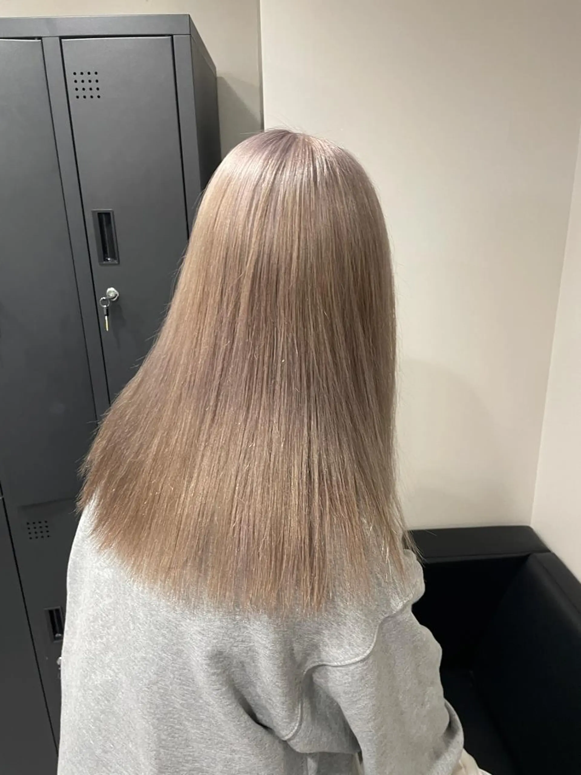 ロング カラー 切りっぱなしボブ レイヤー/縮毛矯正のヘアスタイル