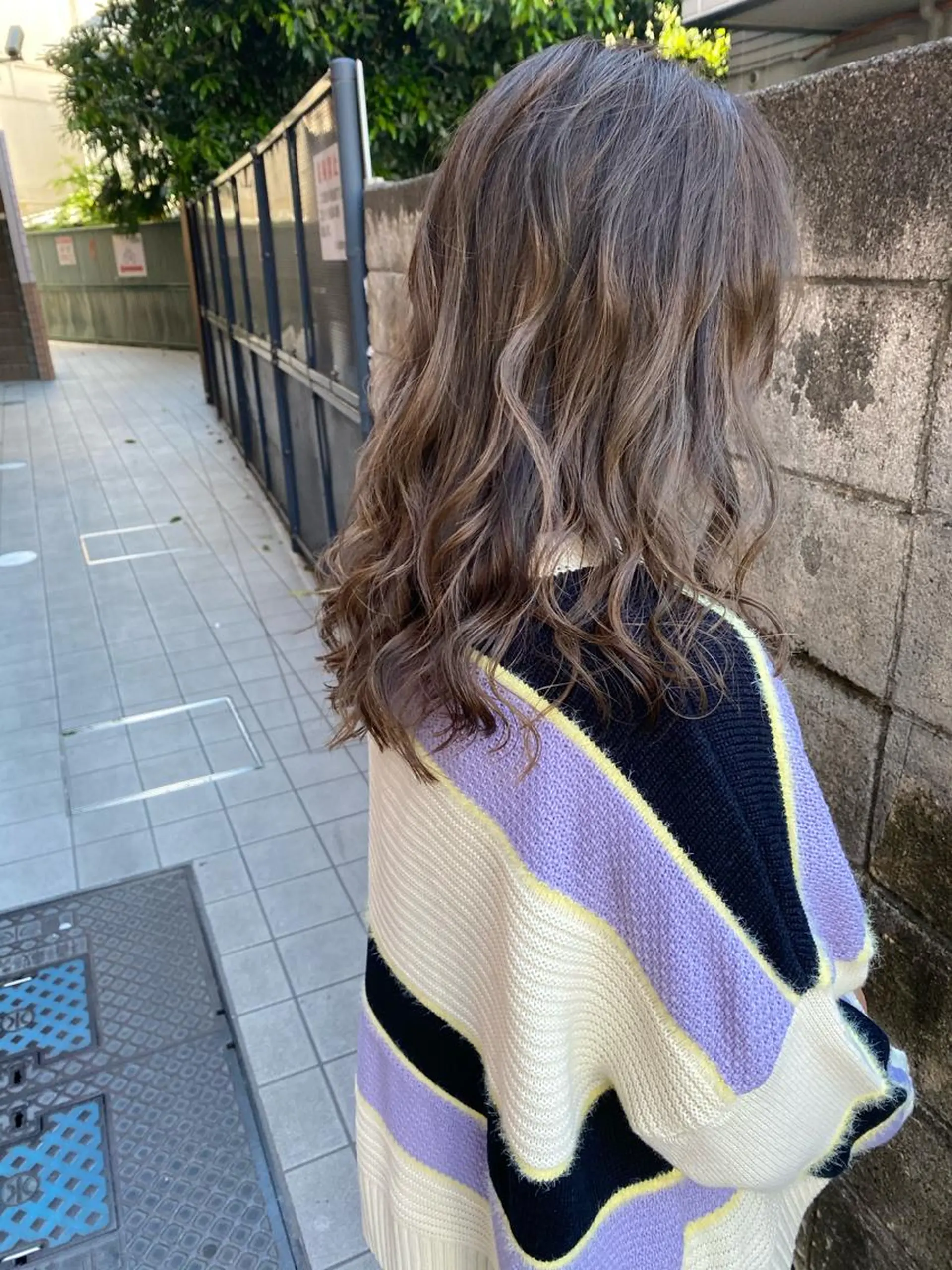 セミロング カラー アッシュ ベージュカラー ブリーチ グラデーションカラー ヘアカラー 髪質改善、エクステ 山口卓哉のヘアスタイル