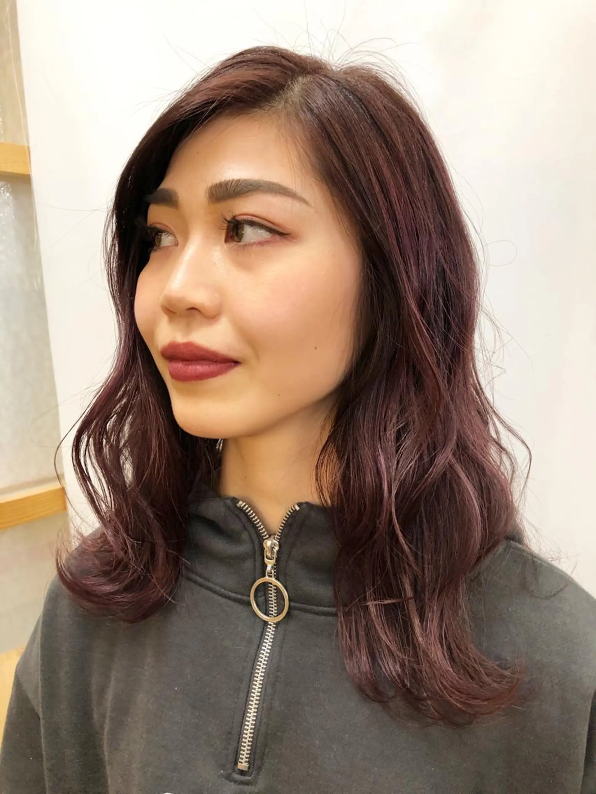 セミロング カラー 女性に人気♪ はやしほのかのヘアスタイル