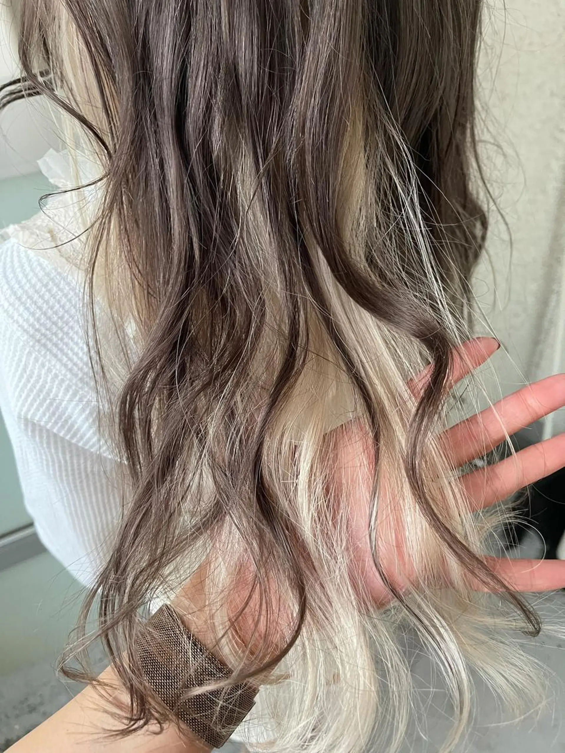 ロング カラー 岩谷/ブリーチ 🪽透明感カラーのヘアスタイル