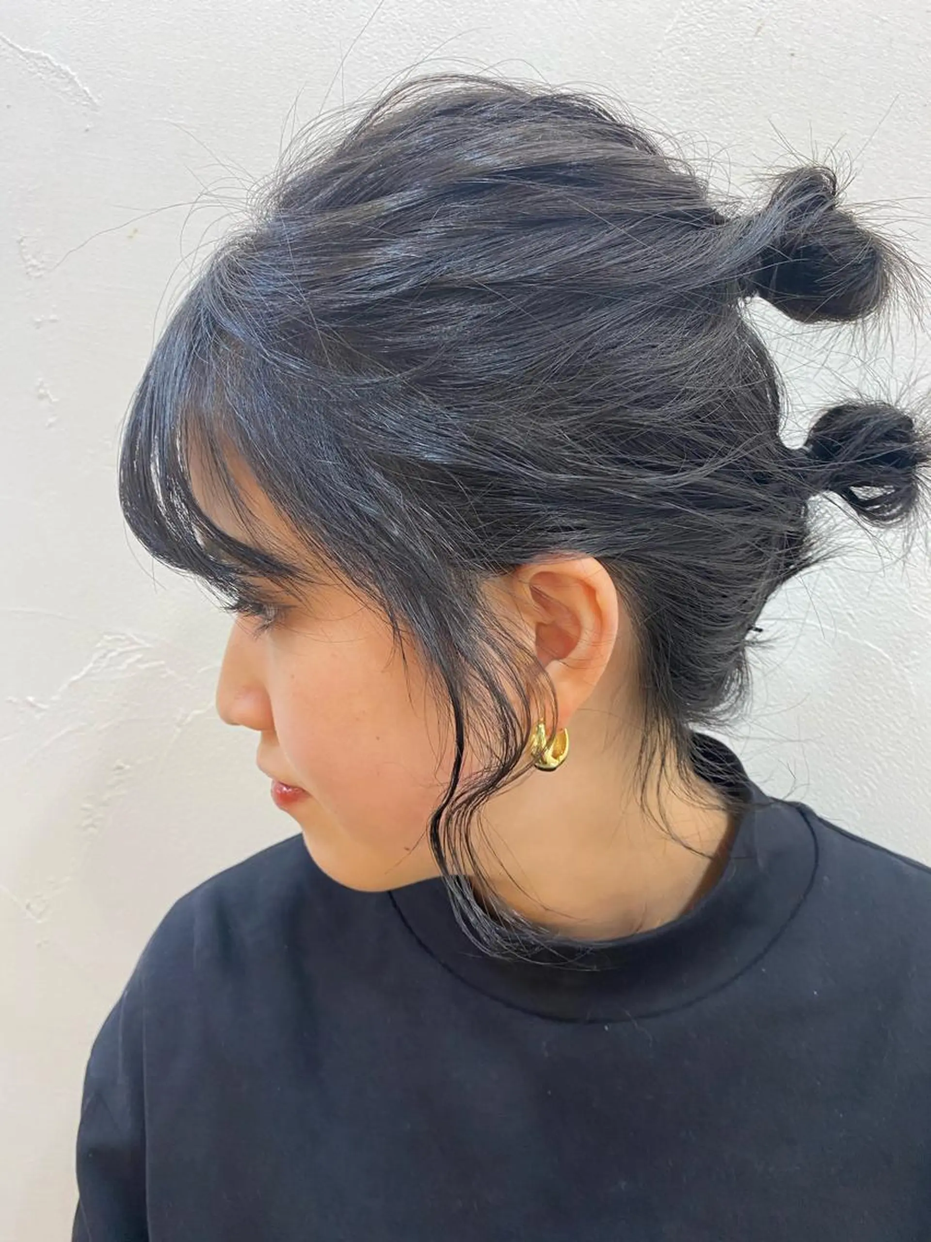 ミディアム カラー ヘアアレンジ 黒髪 ブルーカラー ブルーブラック 志賀 あずみのヘアスタイル