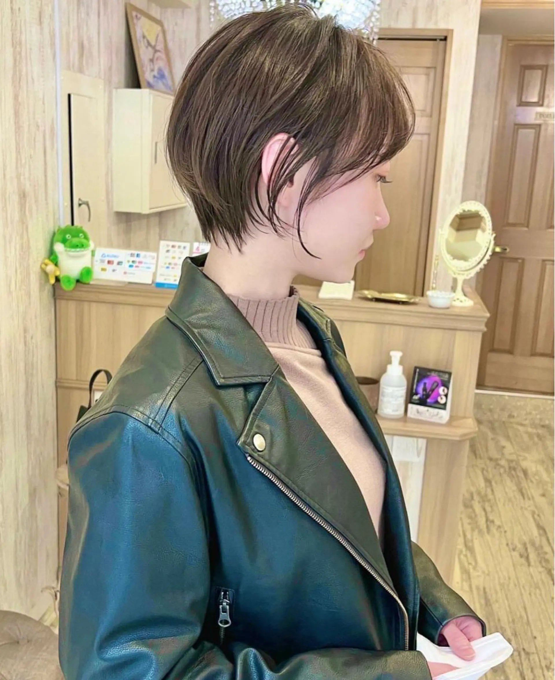 ショート カット 小野 明日香のヘアスタイル