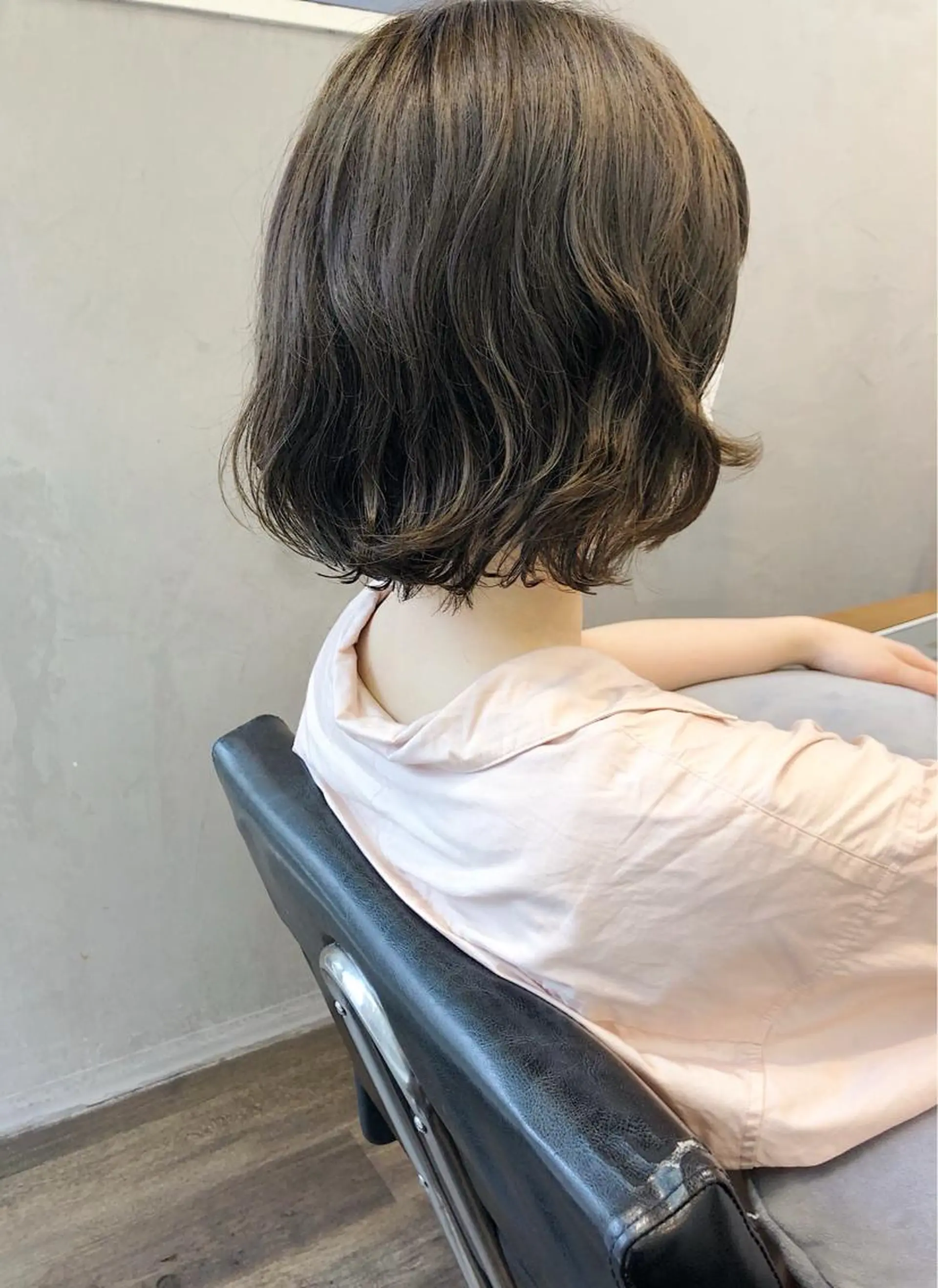 ショート カラー パーマ 長井 美佳のヘアスタイル