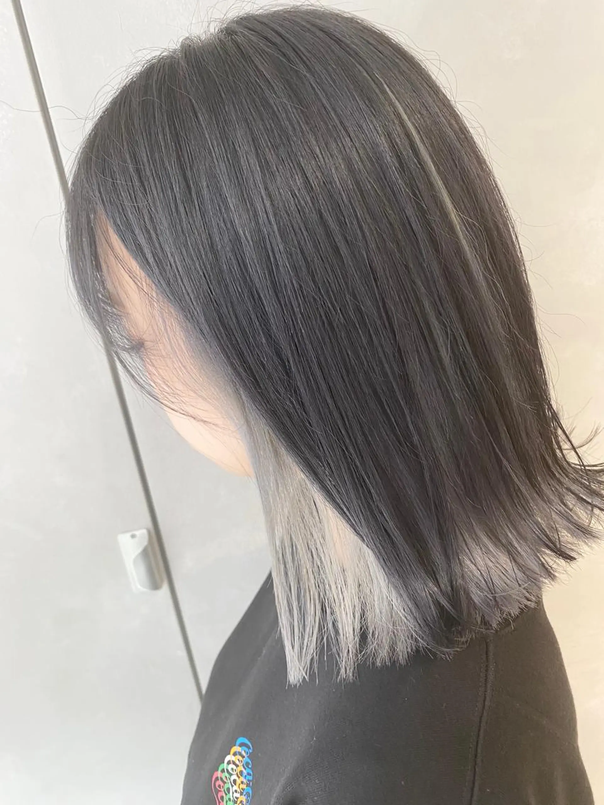 ミディアム カラー M IIのヘアスタイル