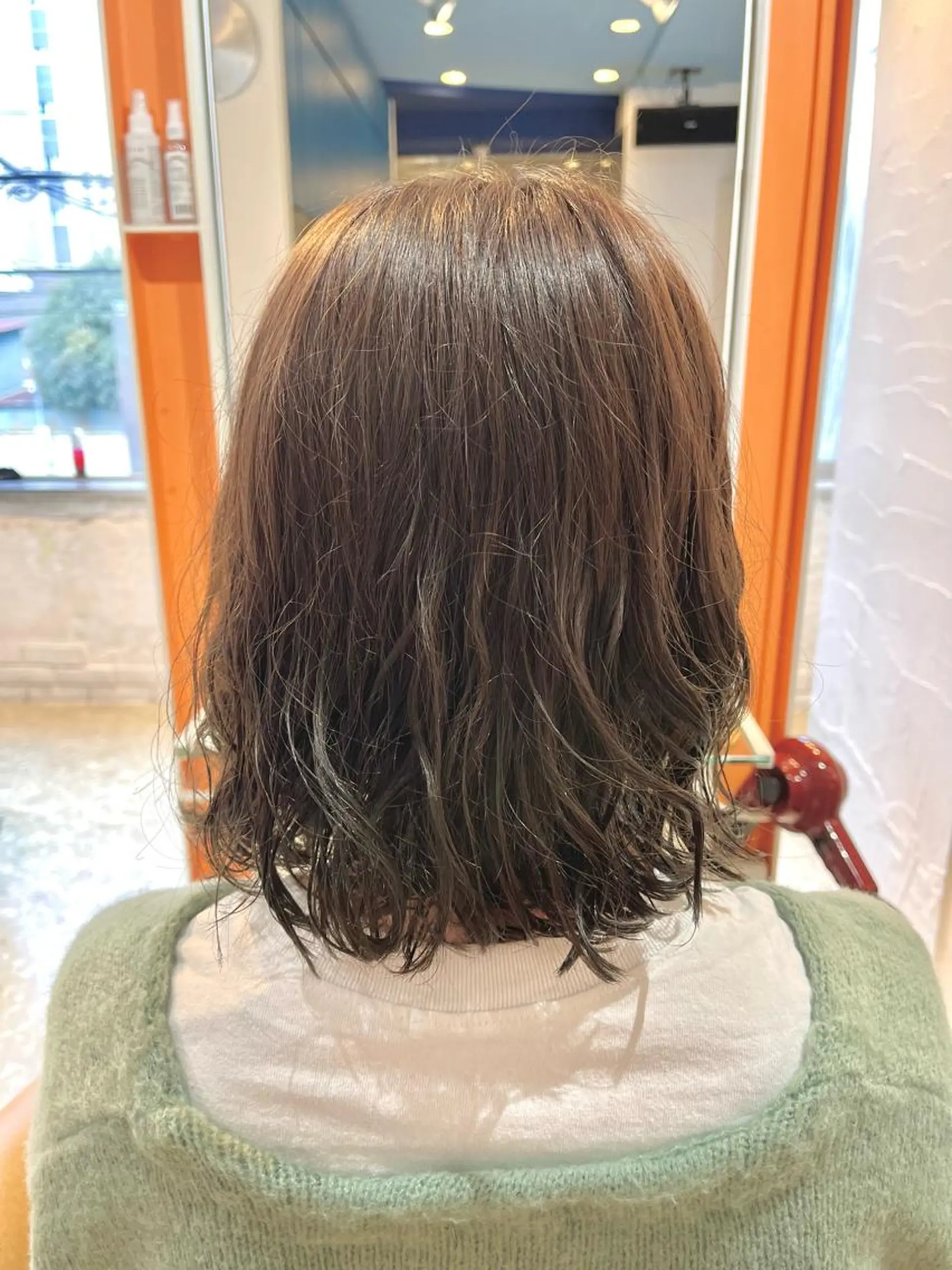 ミディアム カラー パーマ ヘアカラー うしだ かおるのヘアスタイル