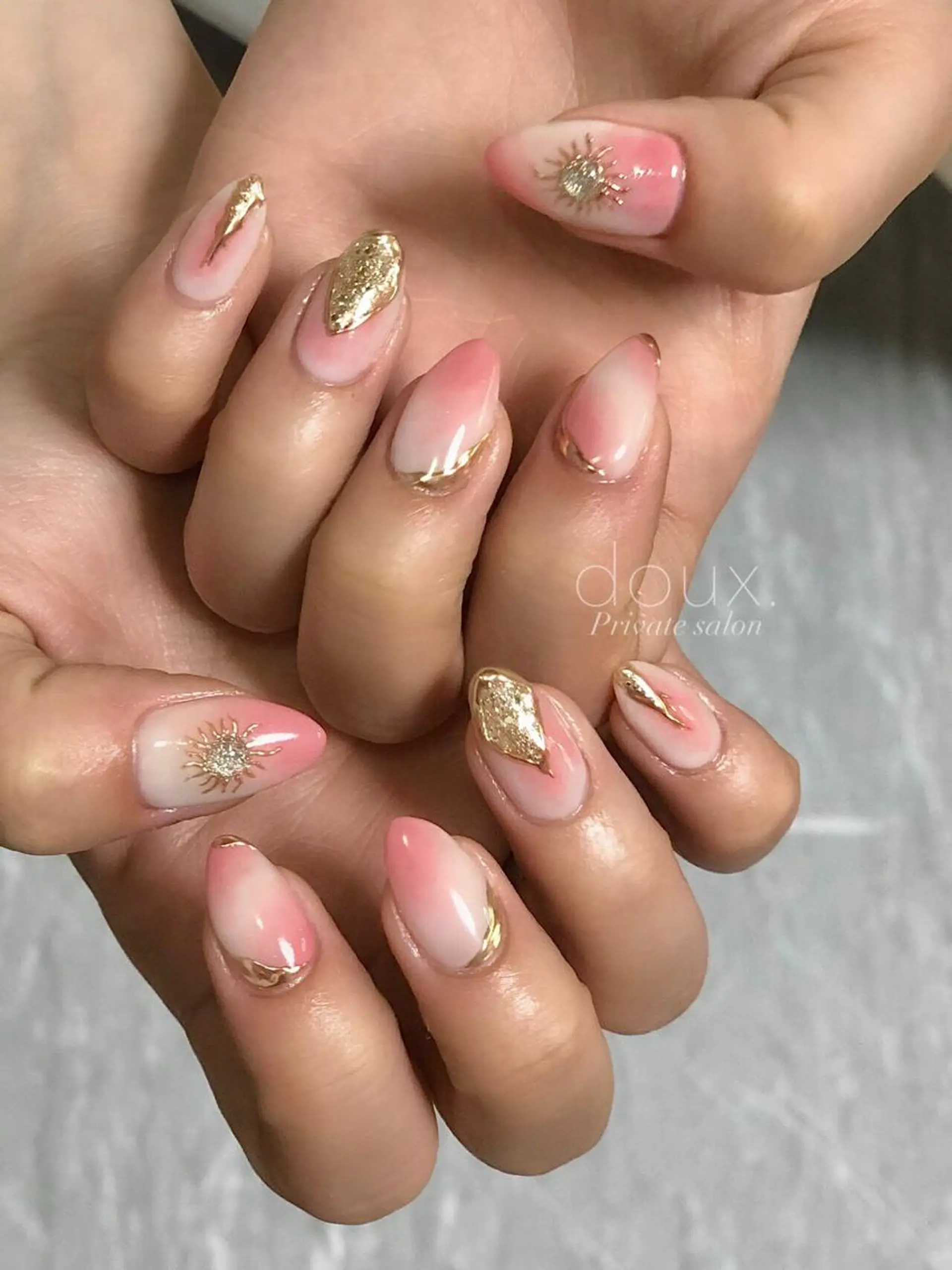 ネイル ラメ(グリッター) ミラーネイル ニュアンスネイル 春ネイル ハンドネイル doux. nailのネイルデザイン