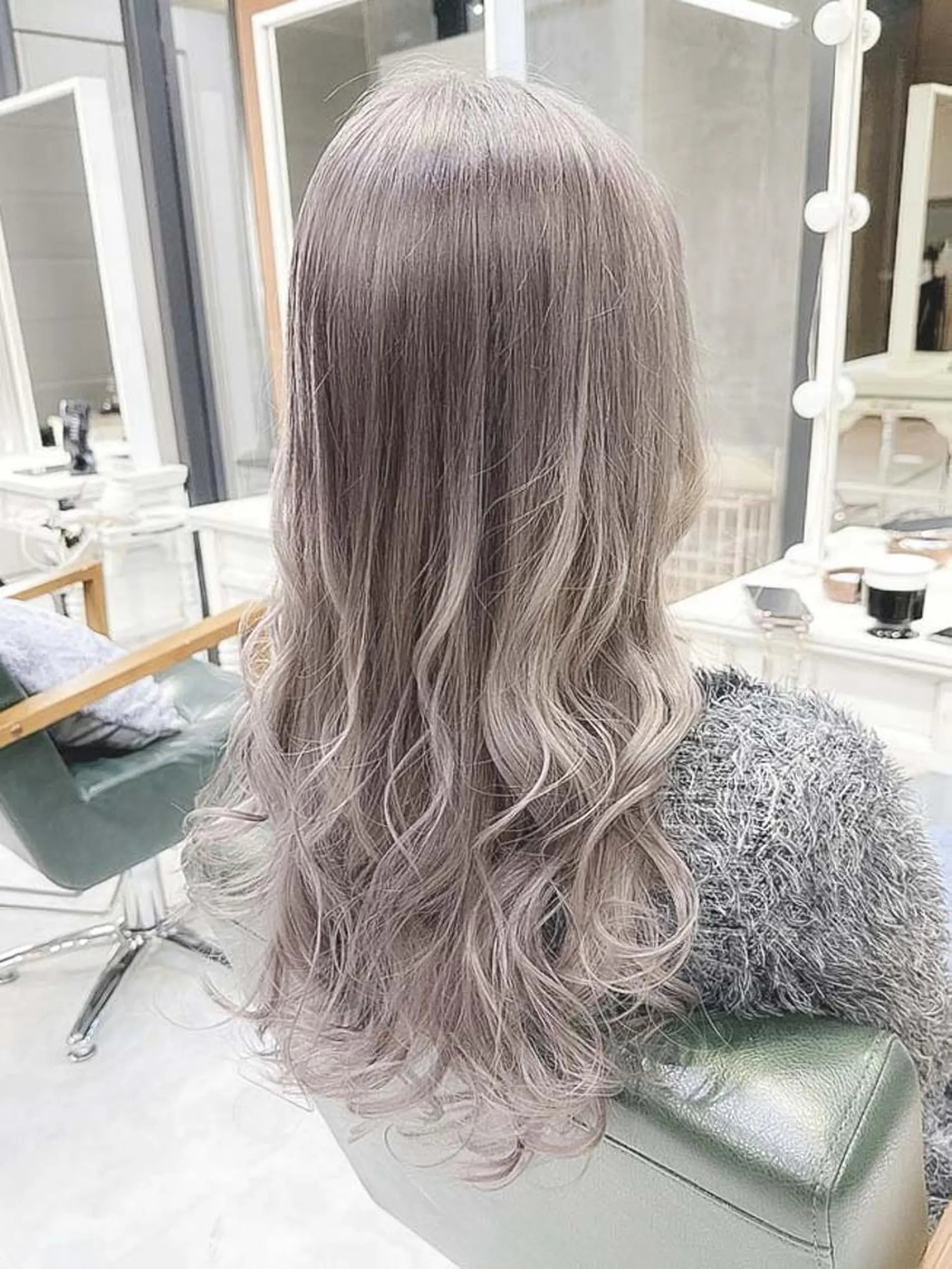 ロング カラー ヘアアレンジ ブリーチ ケアブリーチ 透明感カラー デザインカラー ハイトーンカラー Days 透明感カラーのヘアスタイル