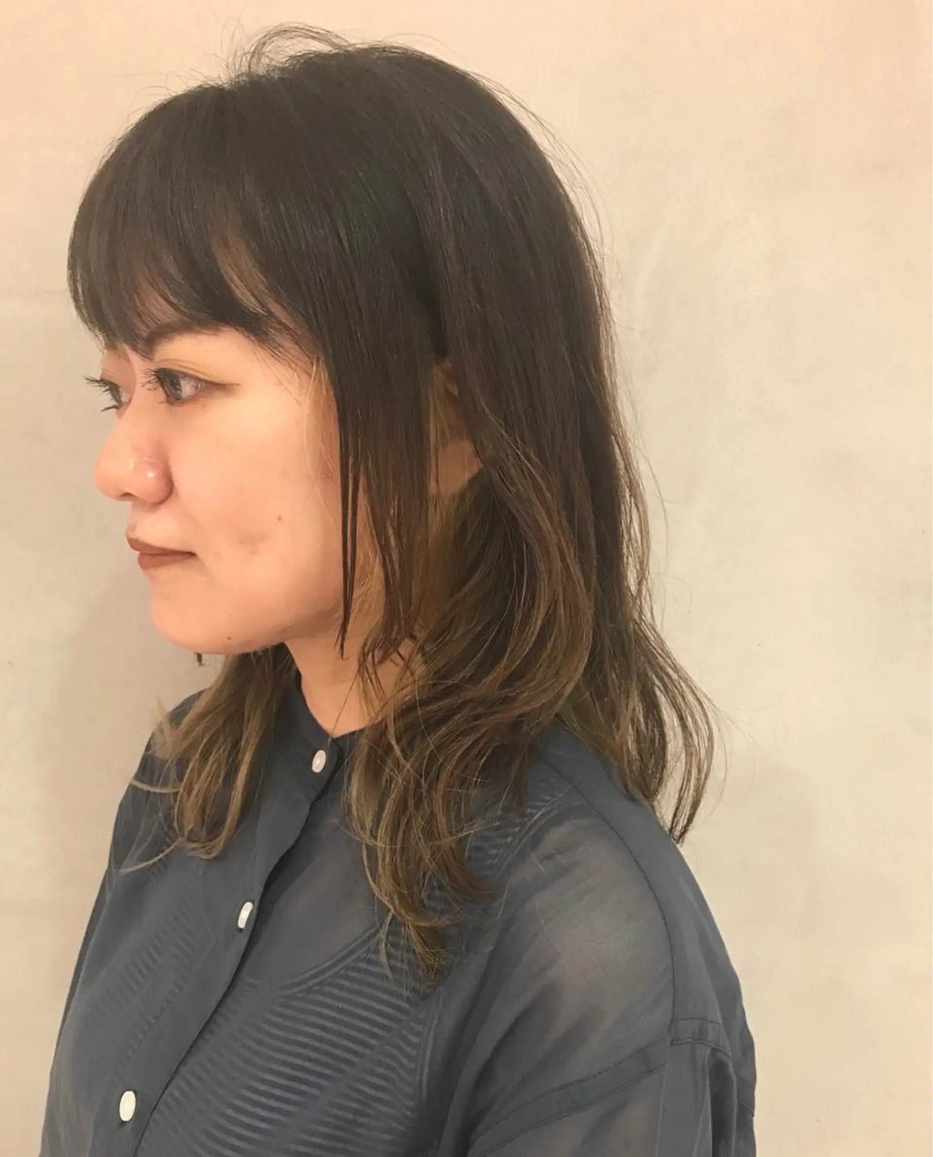 ミディアム レイヤーカット ブリーチ/レイヤー 🌻Mutsumiのヘアスタイル