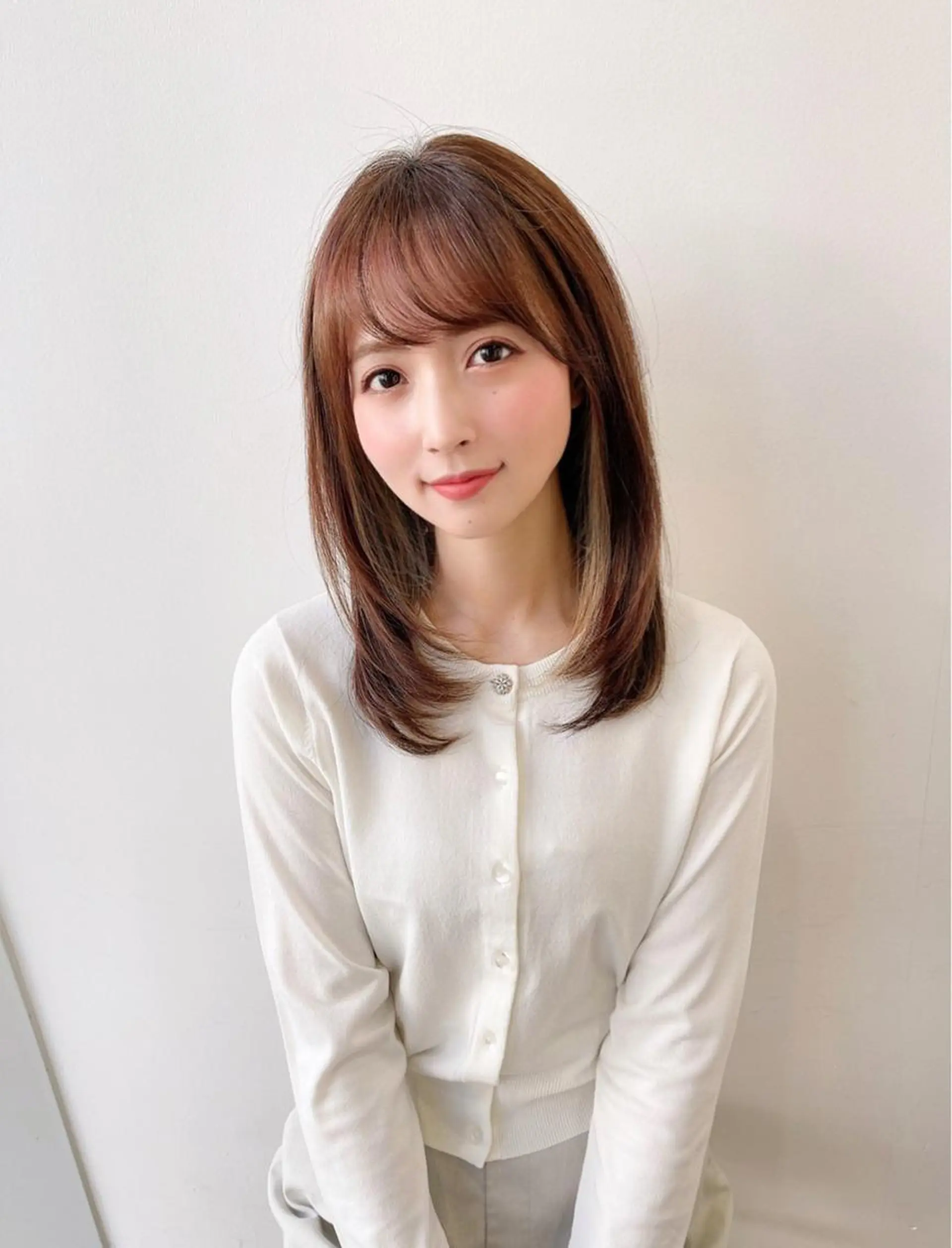 ミディアム カラー AFLOAT TOKYOのヘアスタイル