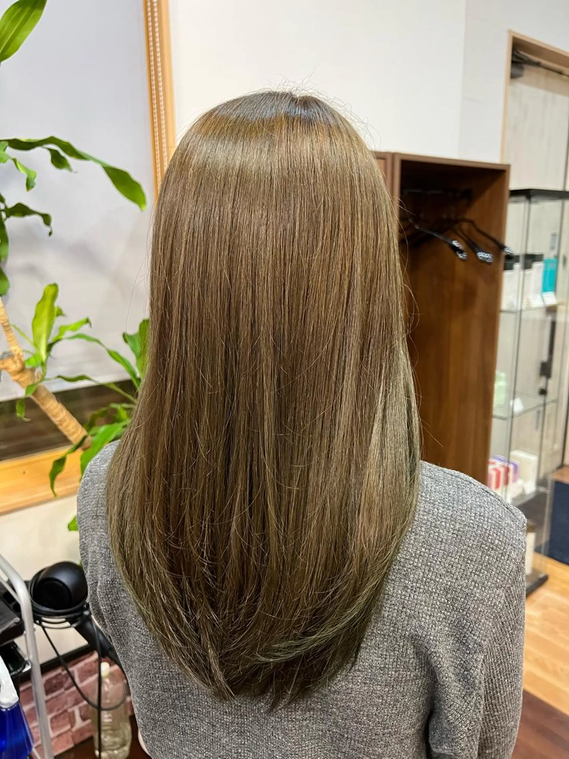 ロング カラー 亀田 未有のヘアスタイル